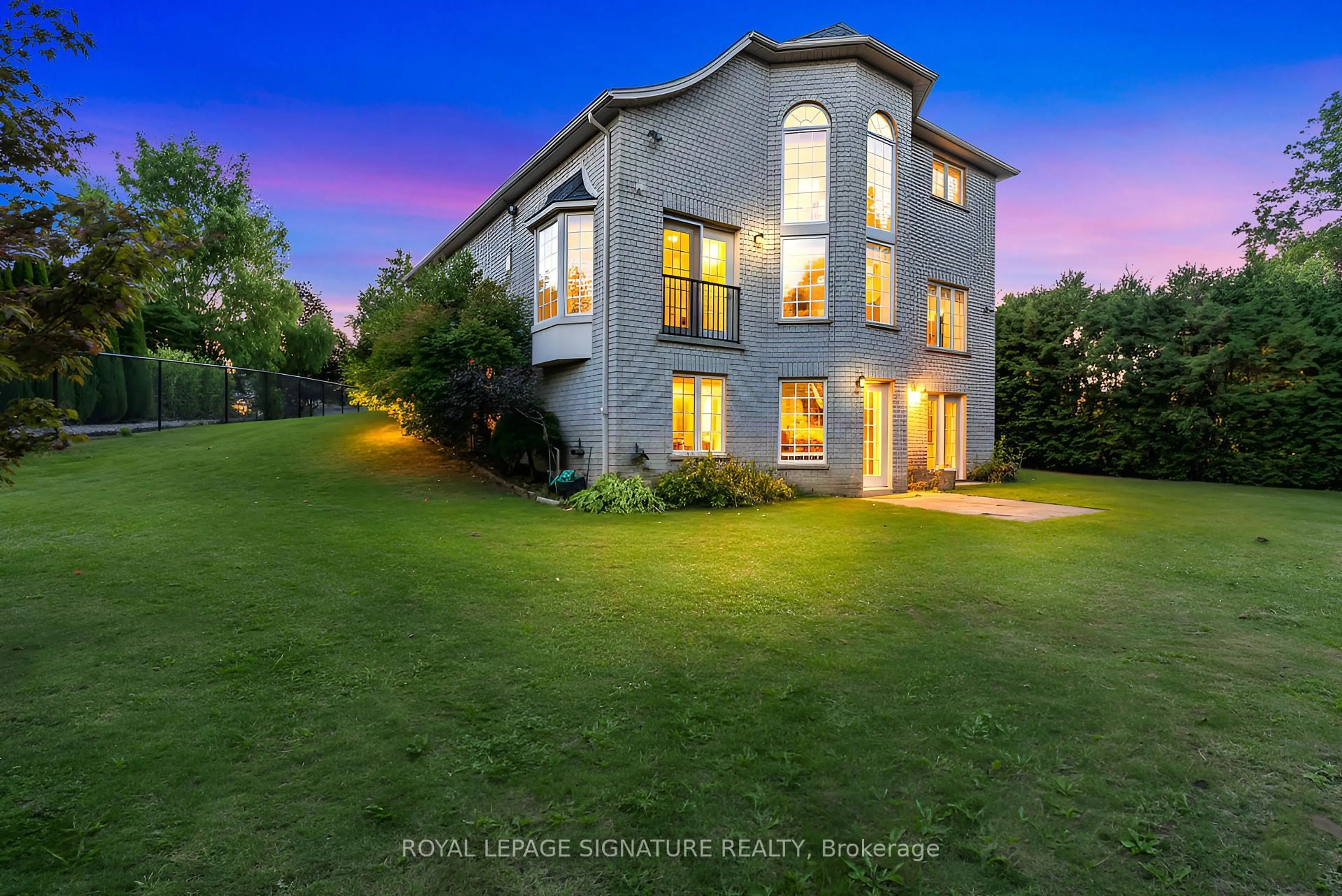 A pic from outside/outdoor area/front of a property/back of a property/a pic from drone, water/lake/river/ocean view for 20 Casson Lane, Brantford Ontario N3R 7Z4