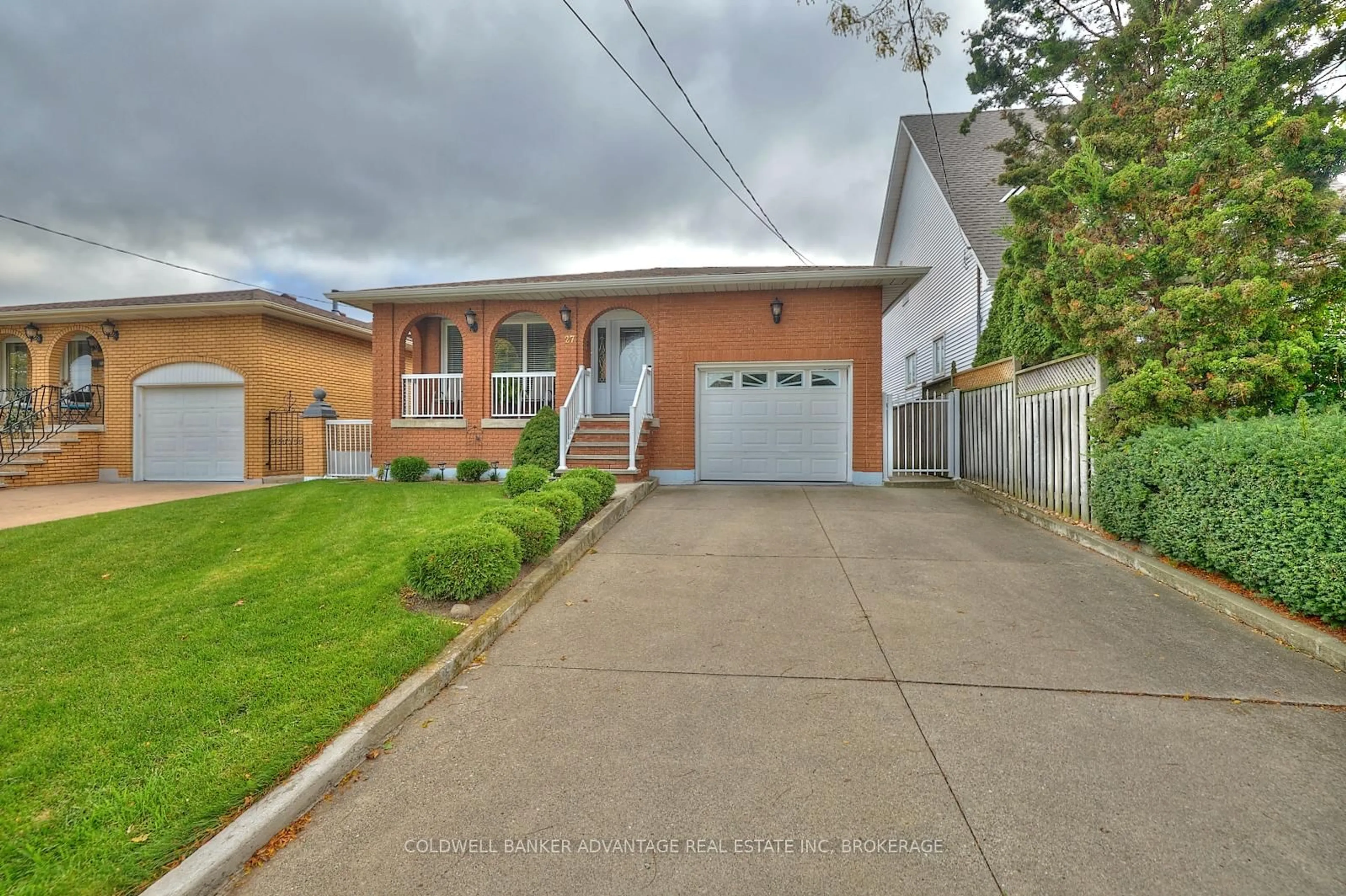 Home with brick exterior material, street for 27 QUINN Ave, Hamilton Ontario L8W 1K4