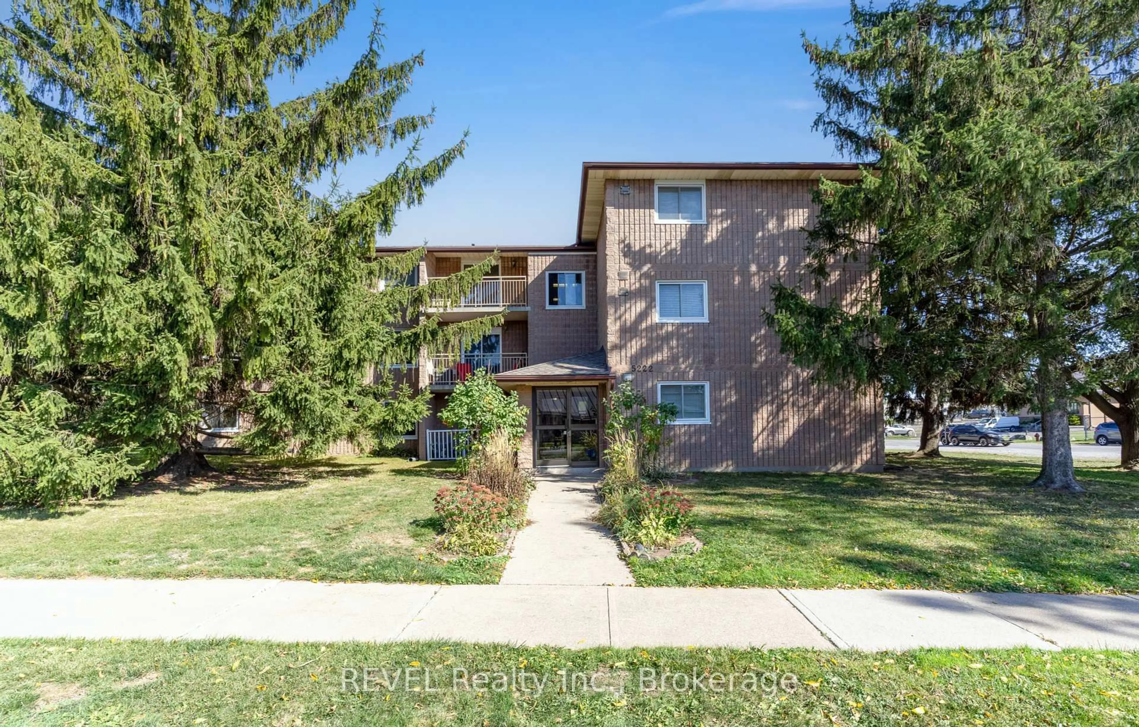 A pic from outside/outdoor area/front of a property/back of a property/a pic from drone, street for 5222 Portage Rd #305, Niagara Falls Ontario L2E 6B6