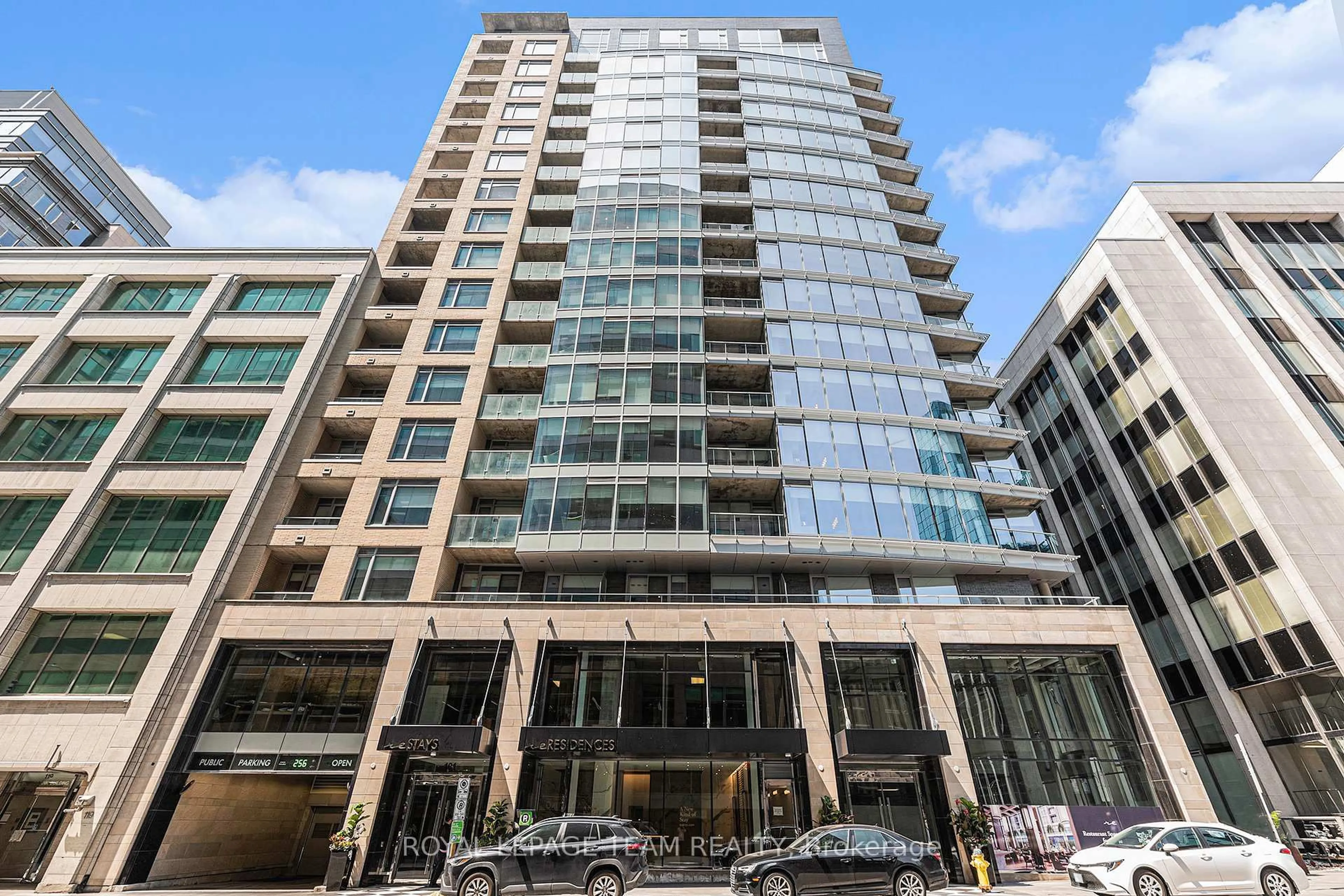 Indoor foyer for 101 Queen St #1509, Ottawa Ontario K1P 0B7