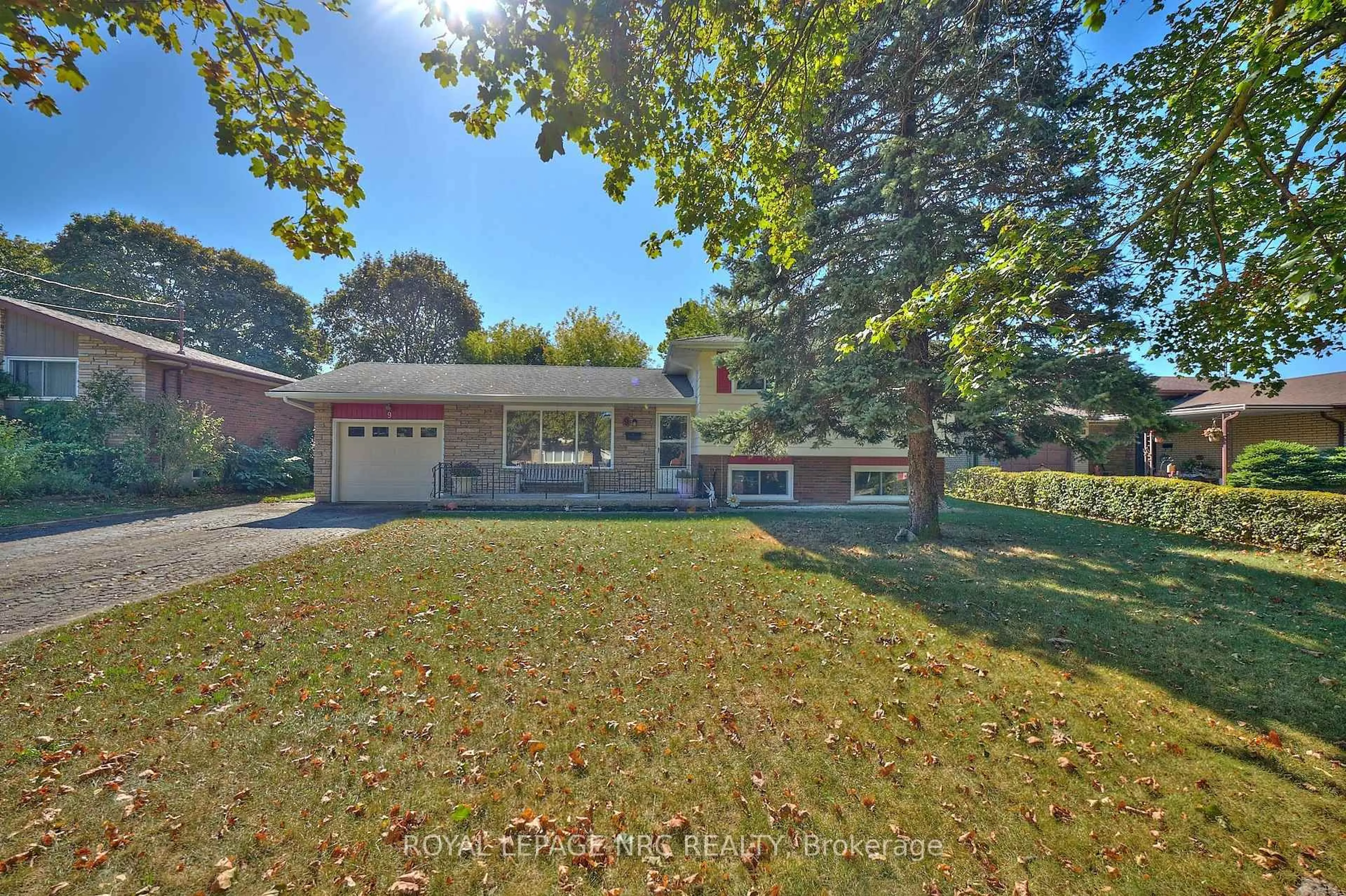 Unknown for 9 Royal Manor Dr, St. Catharines Ontario L2M 4L2