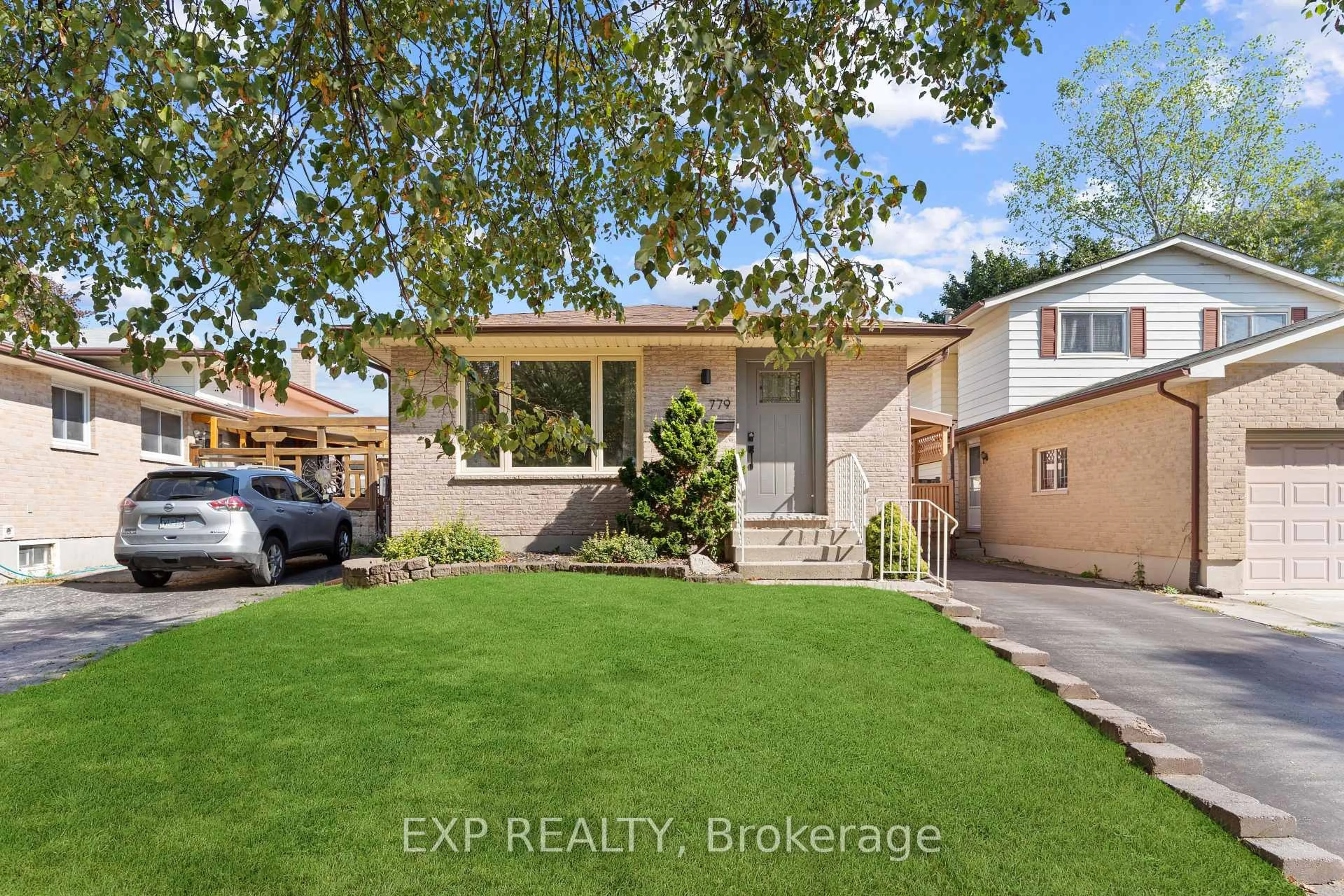 Unknown for 779 Monsarrat Ave, London East Ontario N5Y 4Y3
