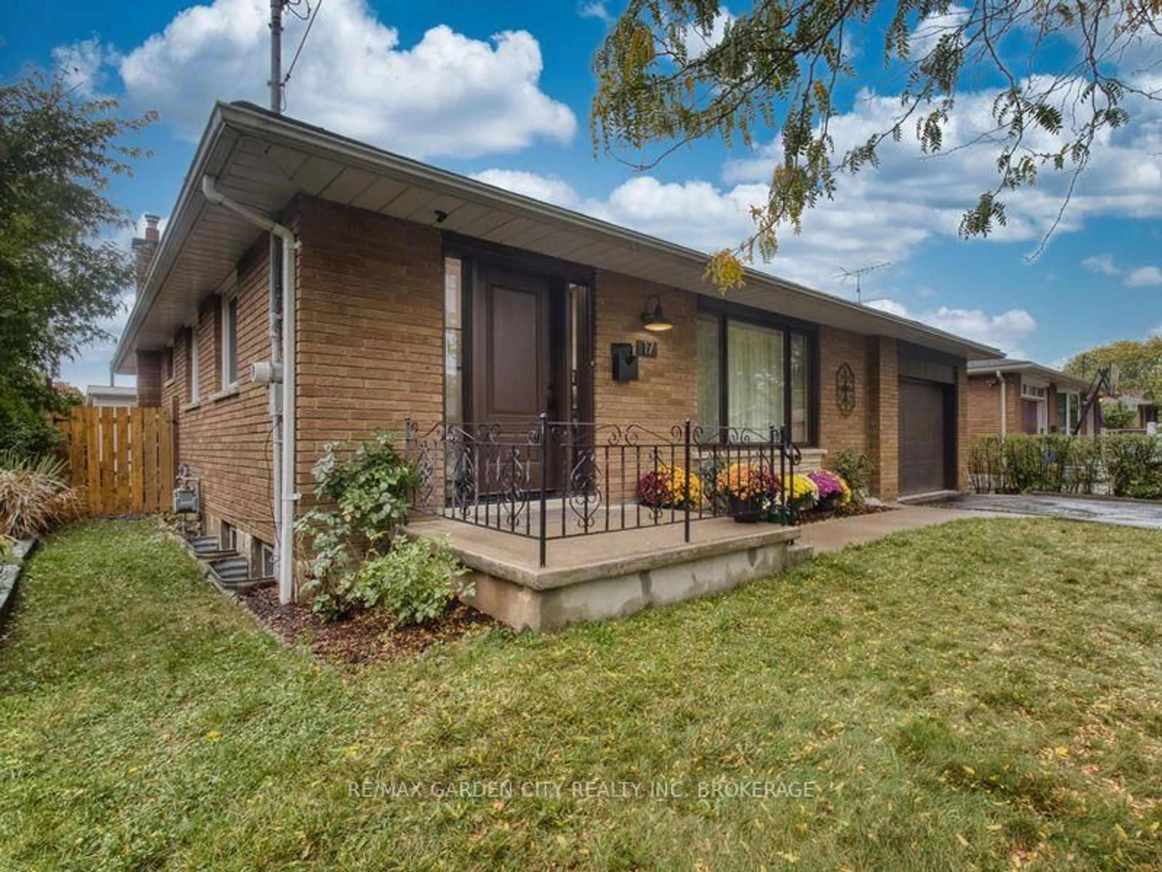 Home with brick exterior material, street for 17 Regent Dr, St. Catharines Ontario L2M 3L6