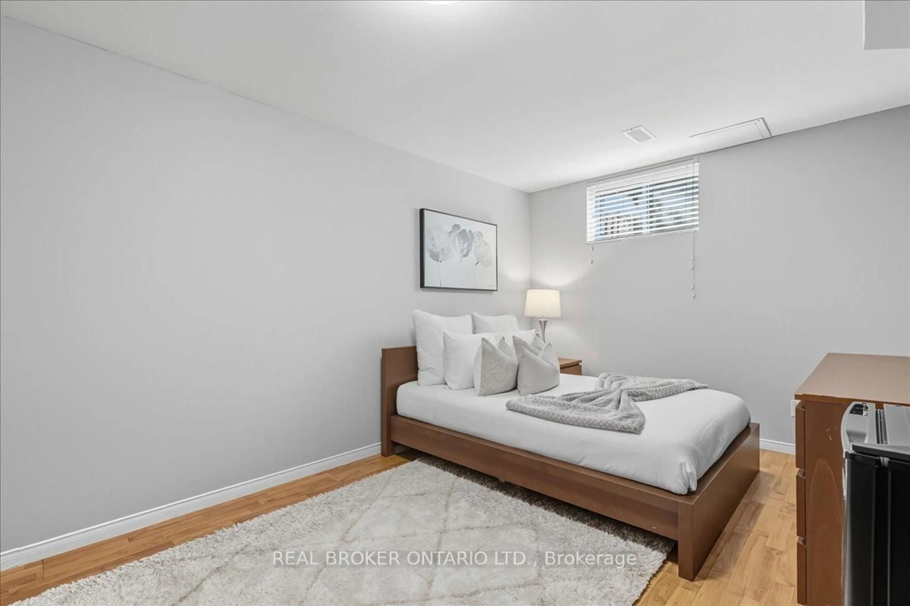 Bedroom with bed, unknown for 230 Blackhorne Dr #9, Kitchener Ontario N2E 1Z4