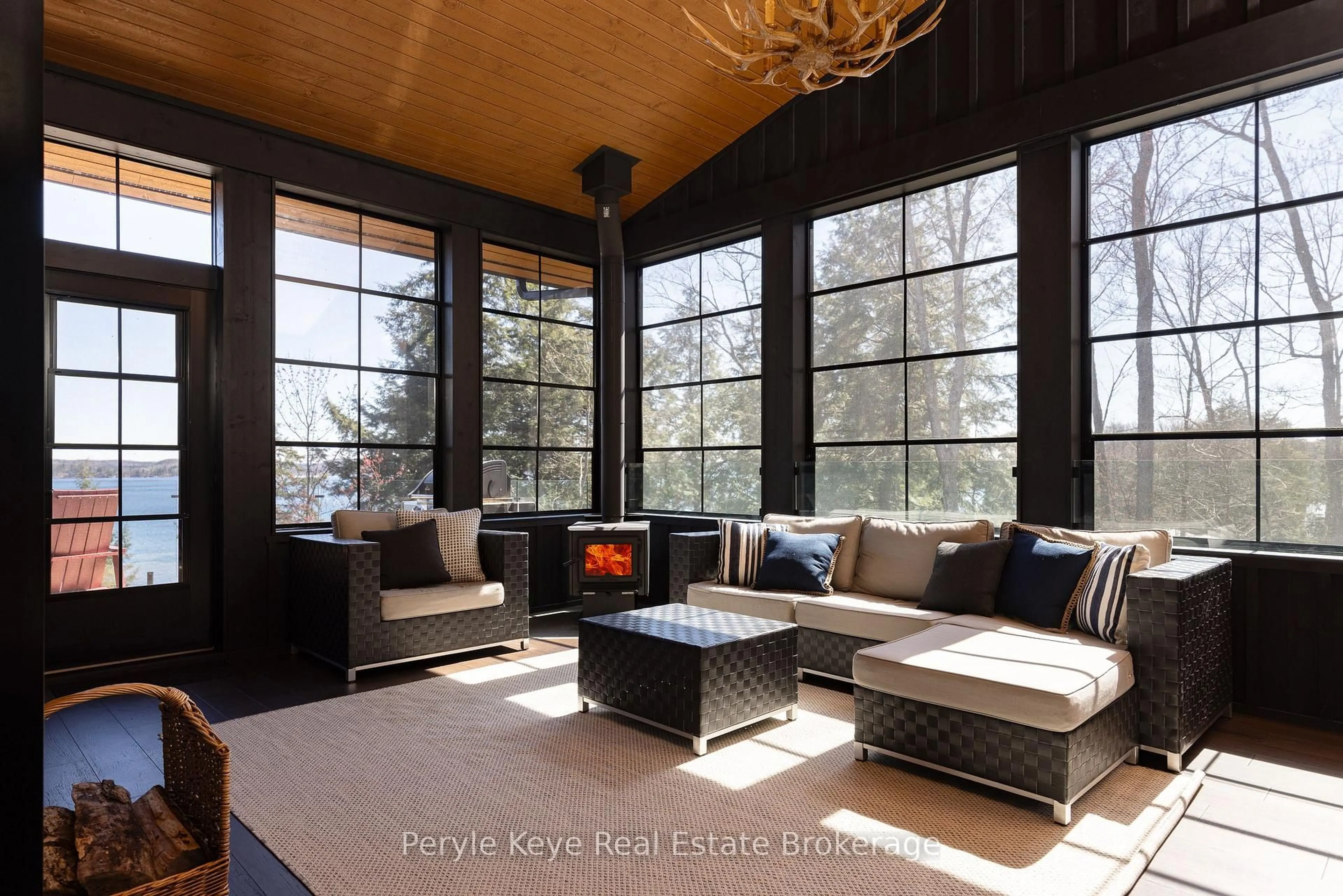 Unknown for 86 Claren Cres, Huntsville Ontario P1H 0C3