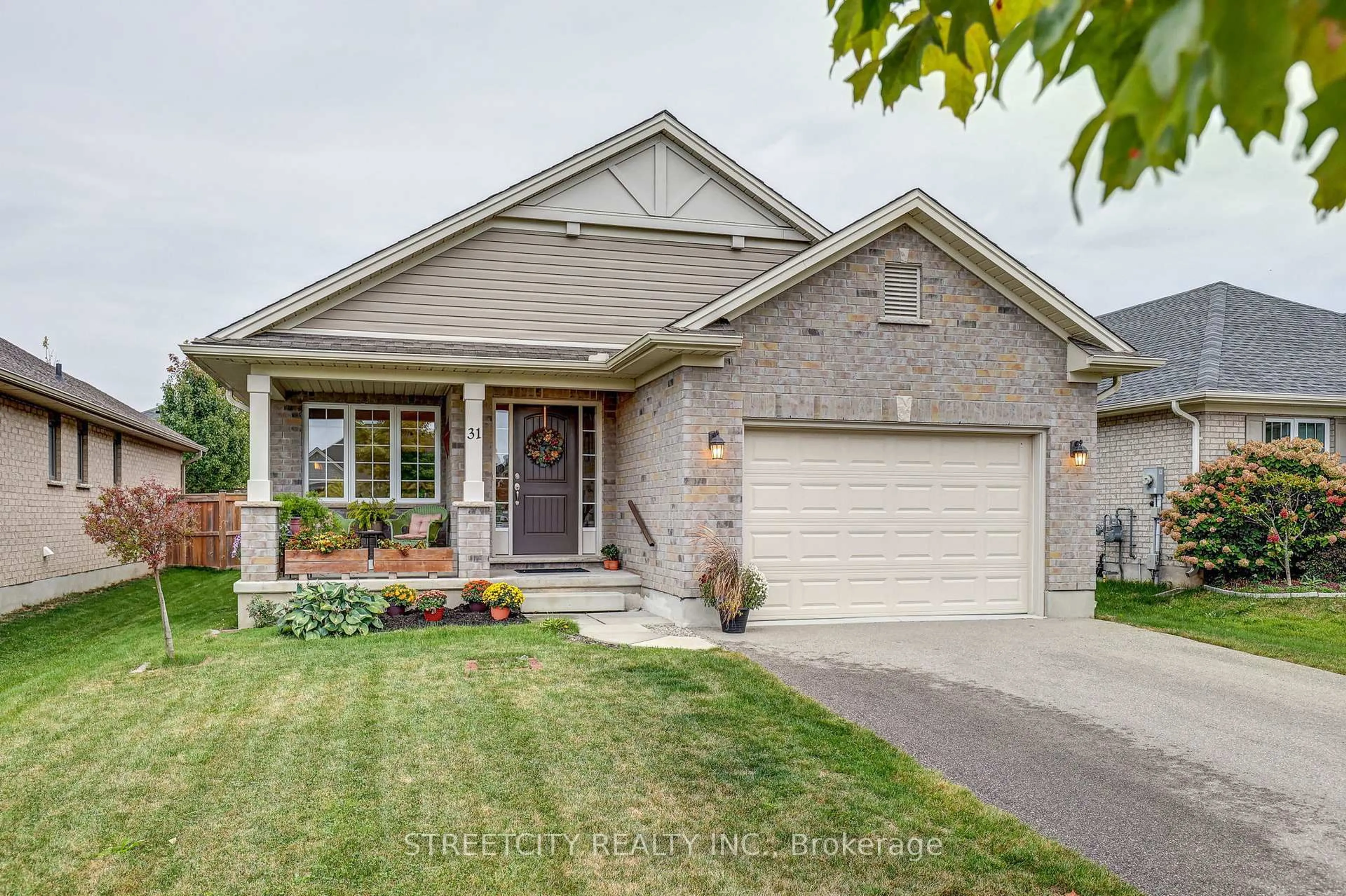 Home with brick exterior material, street for 31 Acorn Tr, St. Thomas Ontario N5R 0H5