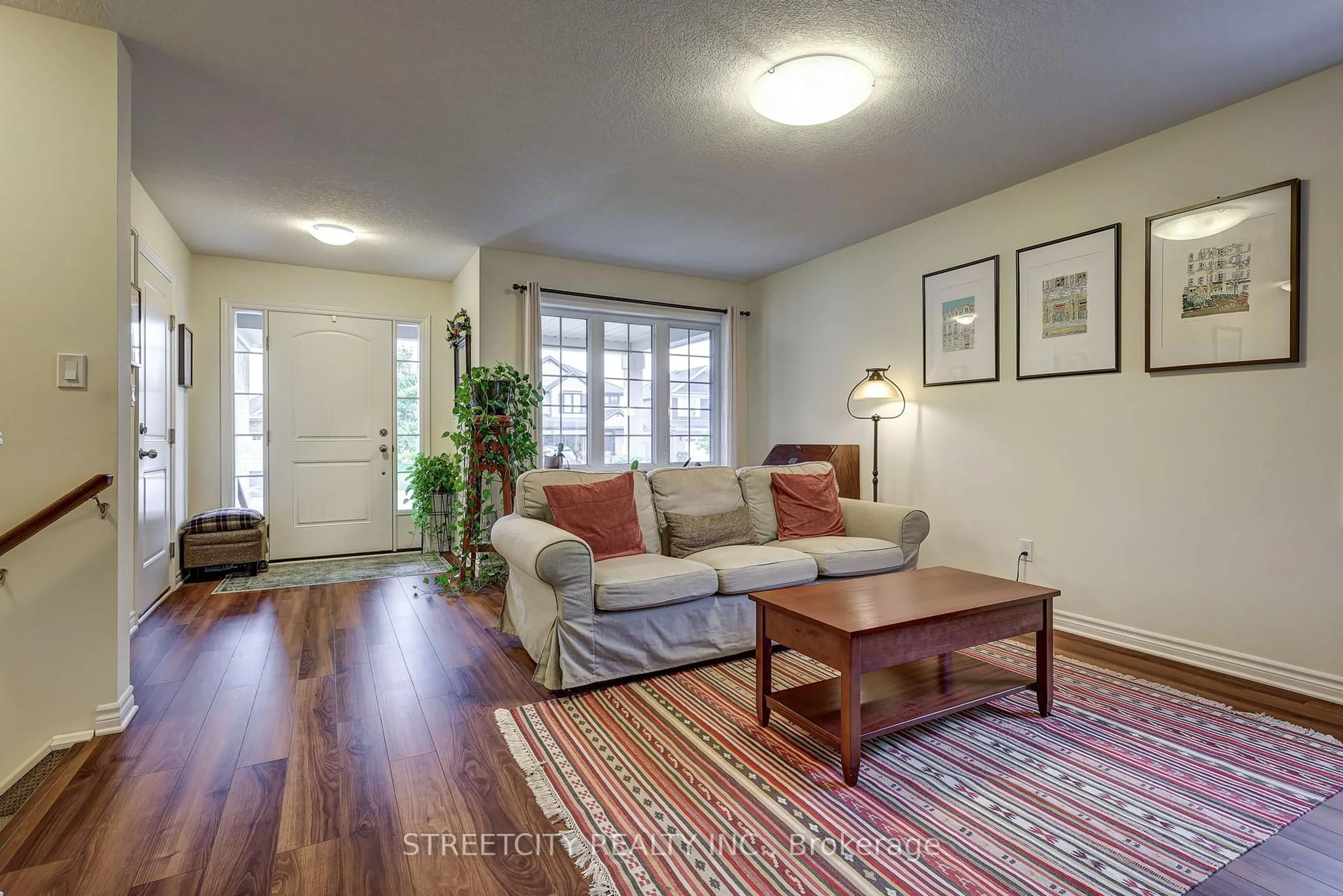 Living room with furniture, unknown for 31 Acorn Tr, St. Thomas Ontario N5R 0H5