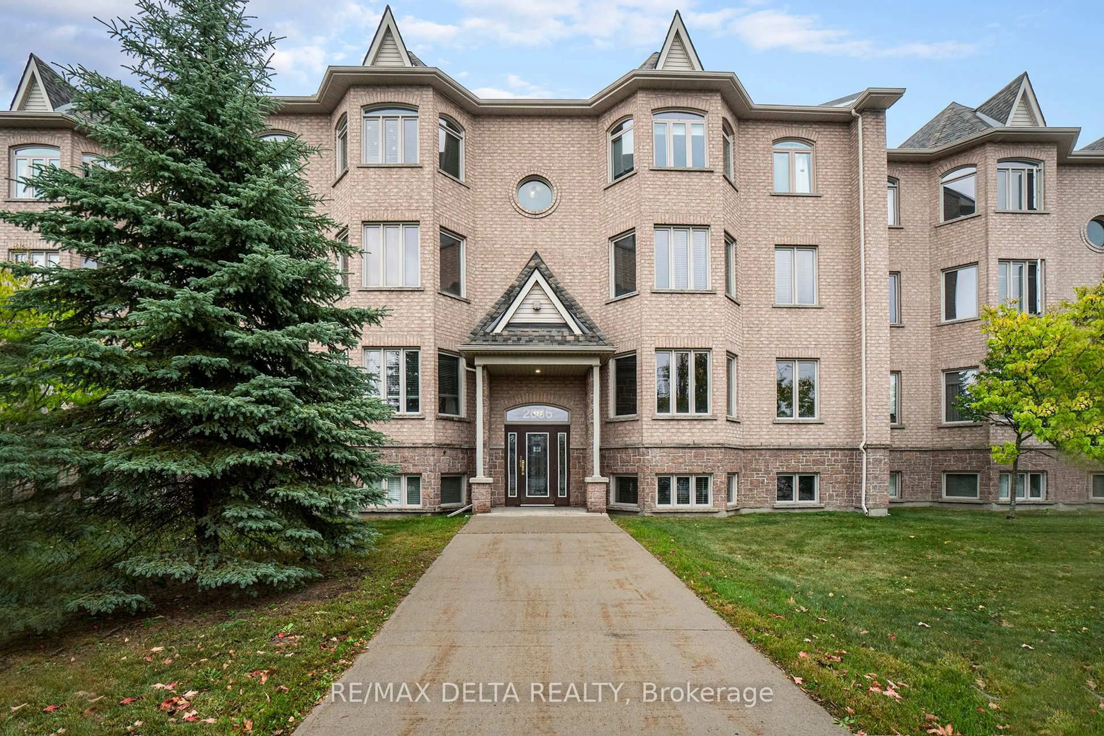 Indoor foyer for 2086 Valin St #6, Orleans Ontario K4A 0C1