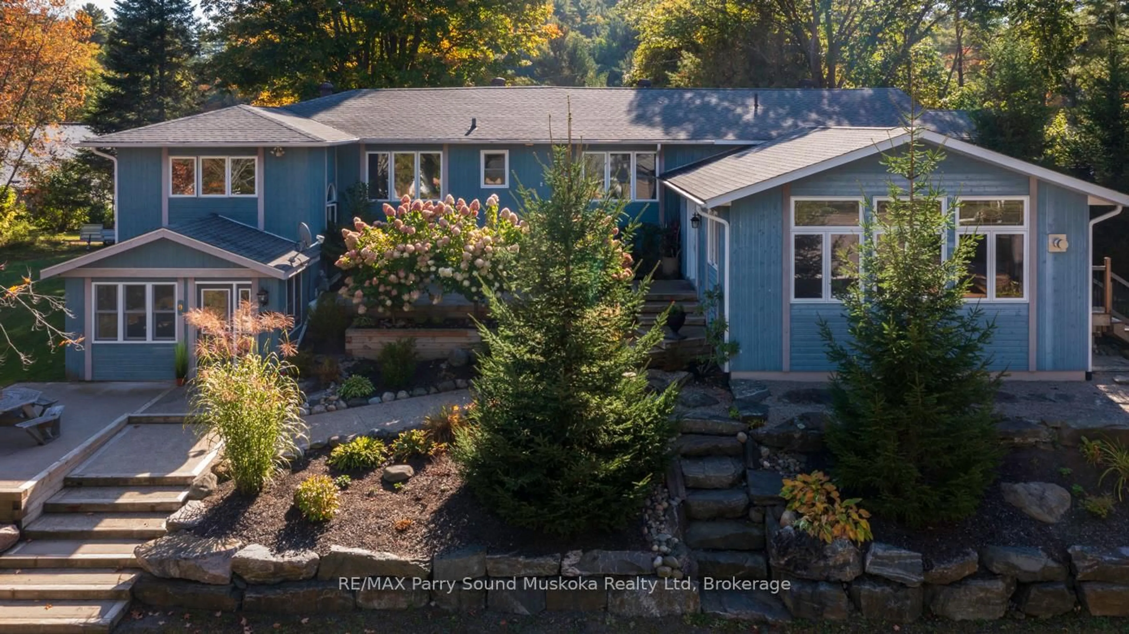 A pic from outside/outdoor area/front of a property/back of a property/a pic from drone, street for 9 Addie St, Parry Sound Ontario P2A 2J9