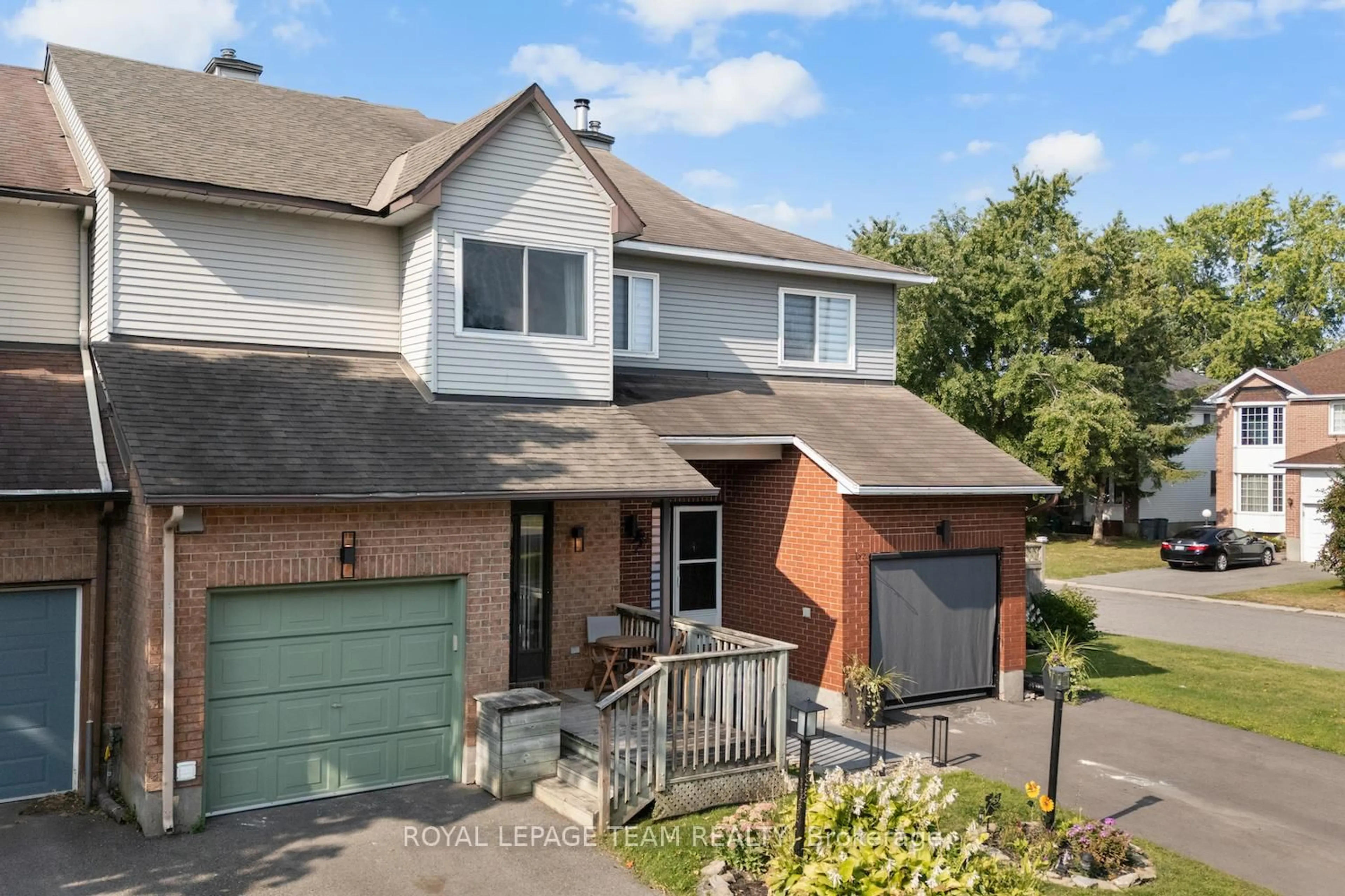 A pic from outside/outdoor area/front of a property/back of a property/a pic from drone, street for 4 Danaher Dr, Ottawa Ontario K2J 3Y6