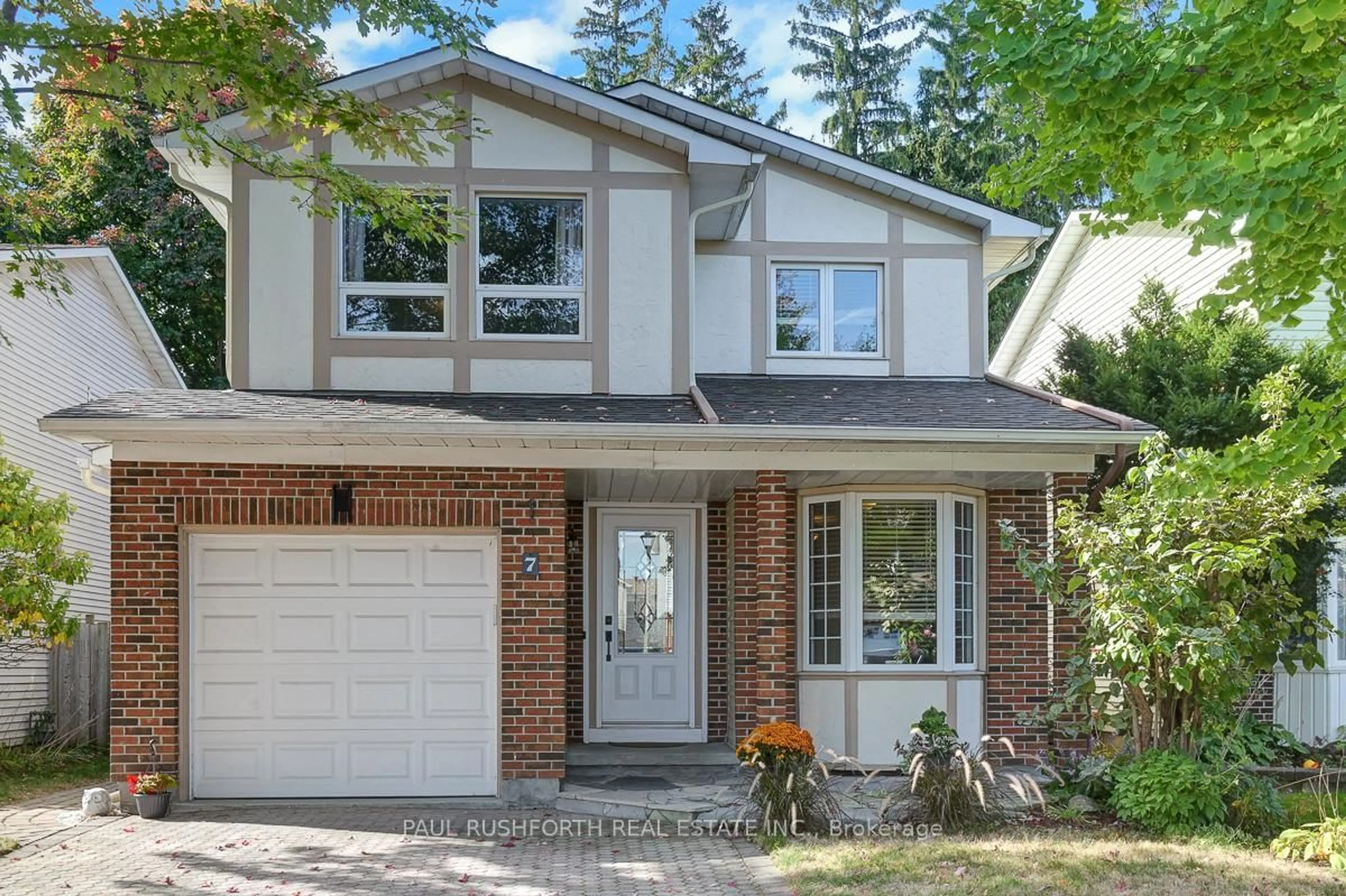 Home with brick exterior material, street for 7 Glenmoriston Ave, Ottawa Ontario K2L 2S3