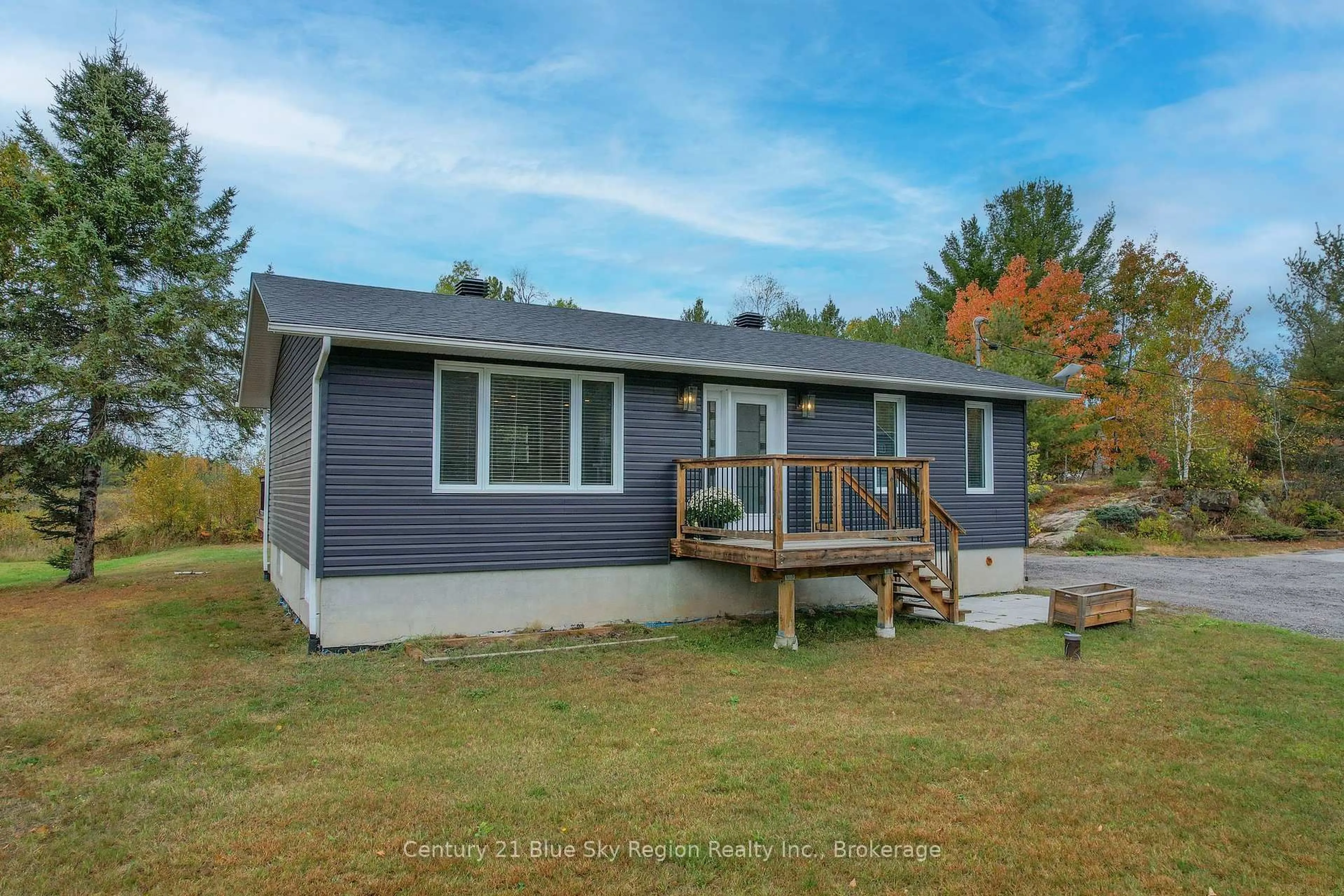 Home with vinyl exterior material, water/lake/river/ocean view for 1118 Highway 94, East Ferris Ontario P0H 1K0