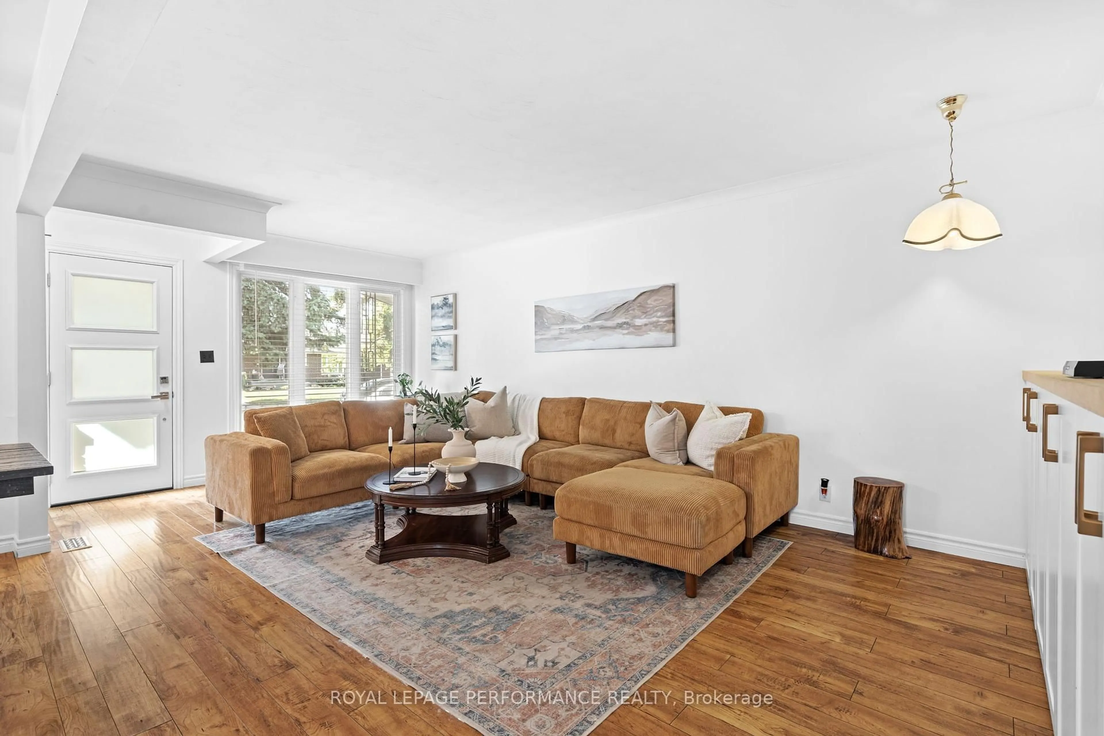 Living room with furniture, unknown for 2219 Audrey Ave, Ottawa Ontario K1G 1L3