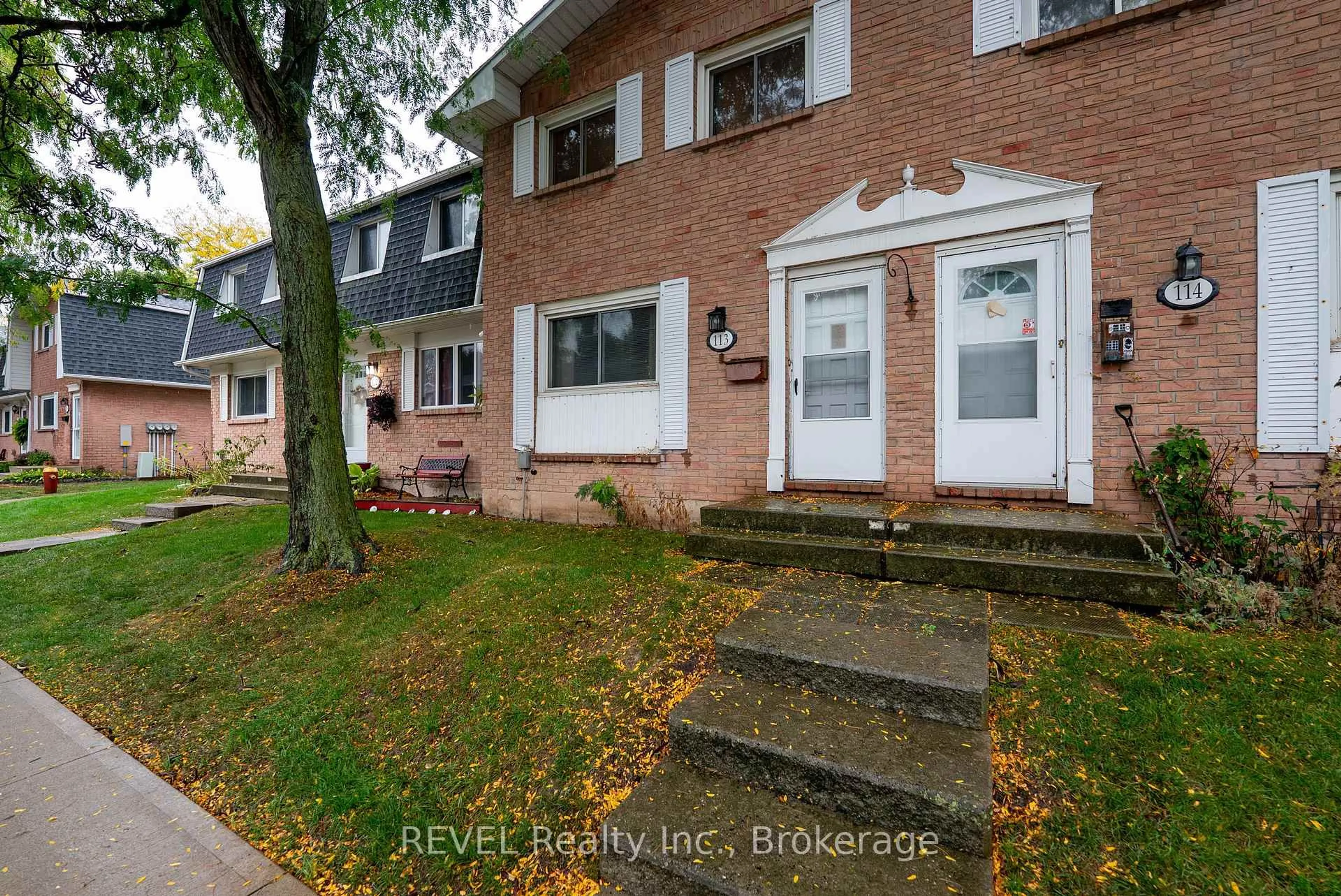 Home with brick exterior material, street for 185 Denistoun St #113, Welland Ontario L3C 6J6