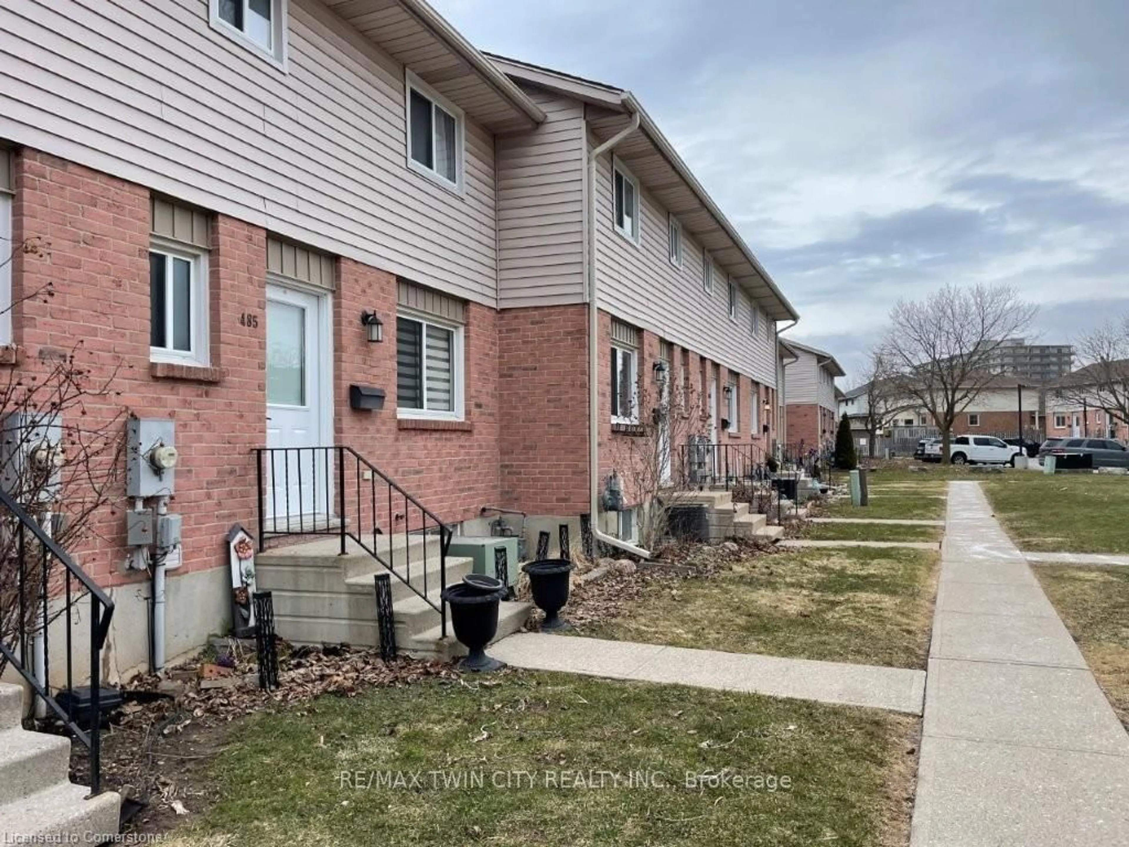 Unknown for 485 Springbank Ave #23, Woodstock Ontario N4T 1R1