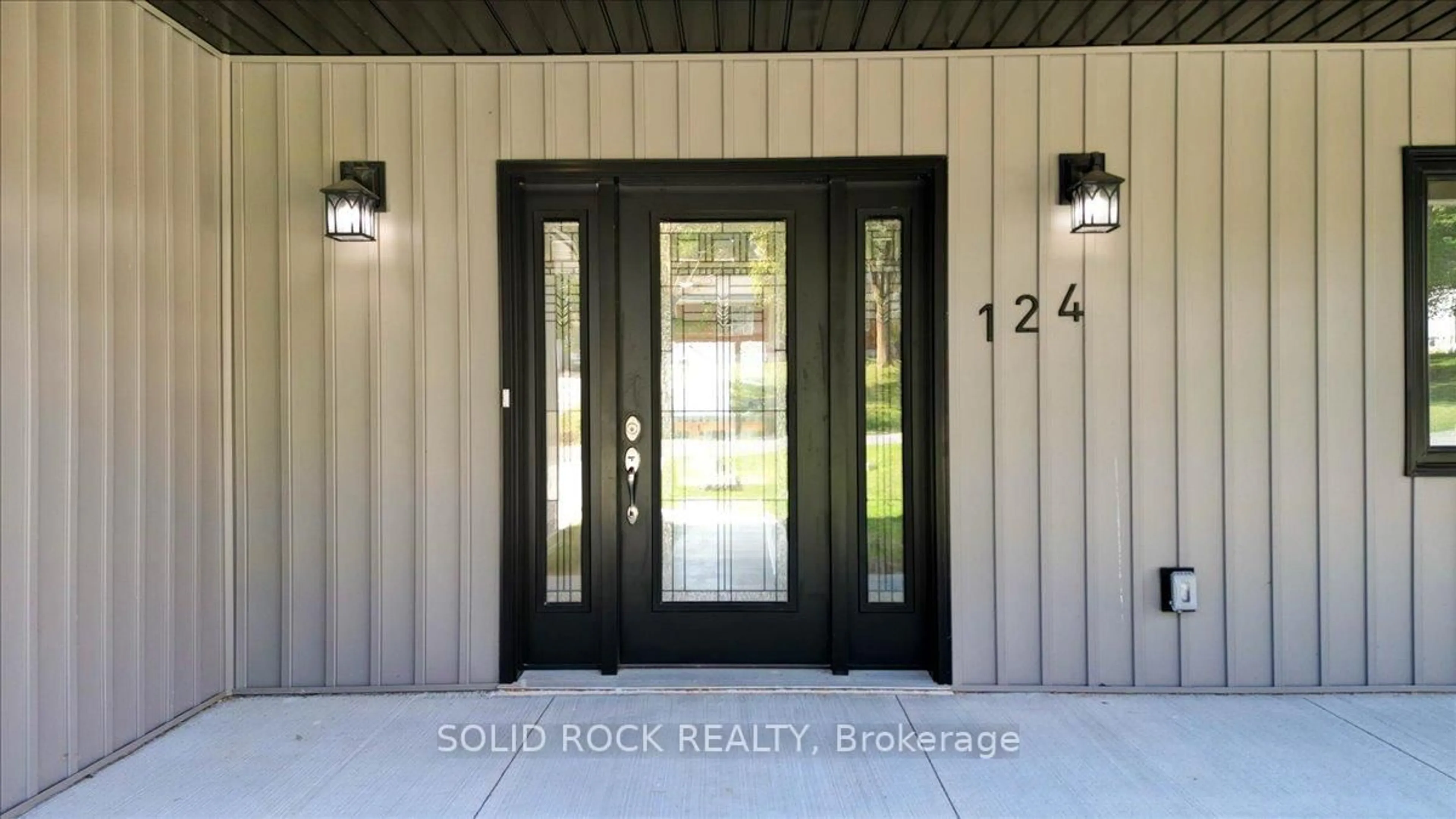 Indoor entryway for 124 Cromwell St, Trent Hills Ontario K0L 1L0