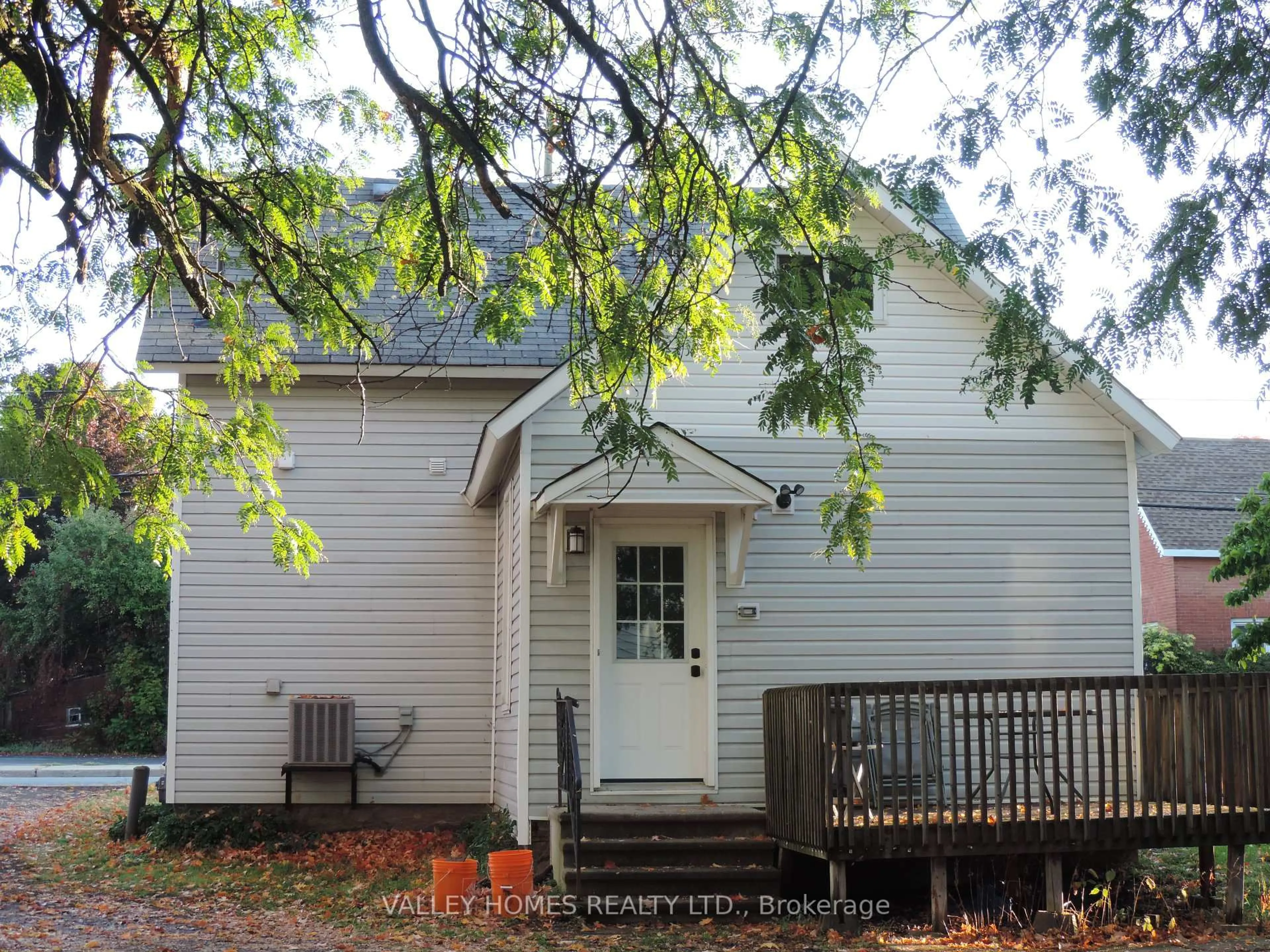 Home with vinyl exterior material, street for 172 FRANKTOWN Rd, Carleton Place Ontario K7C 2N7