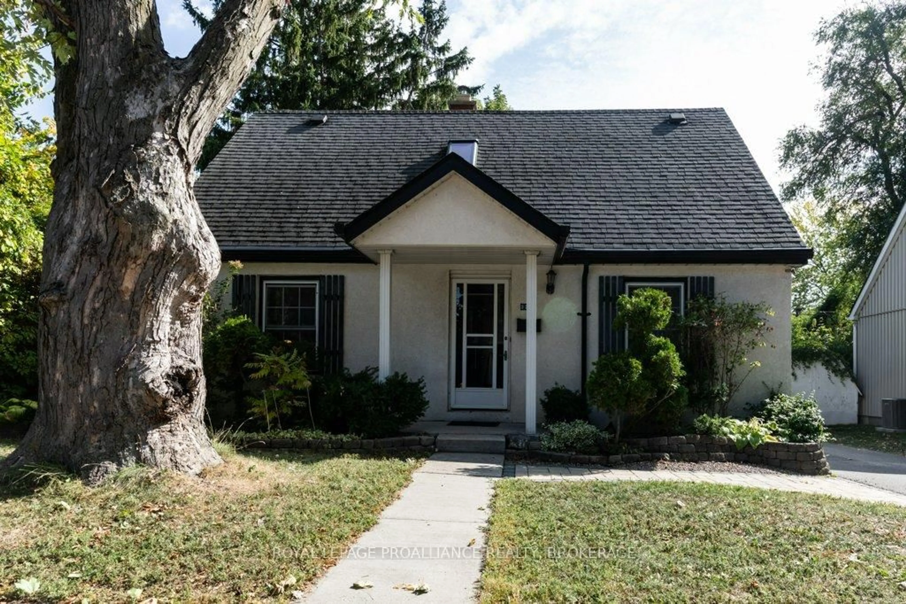 Home with vinyl exterior material, street for 337 Palace Rd, Kingston Ontario K7L 4T4