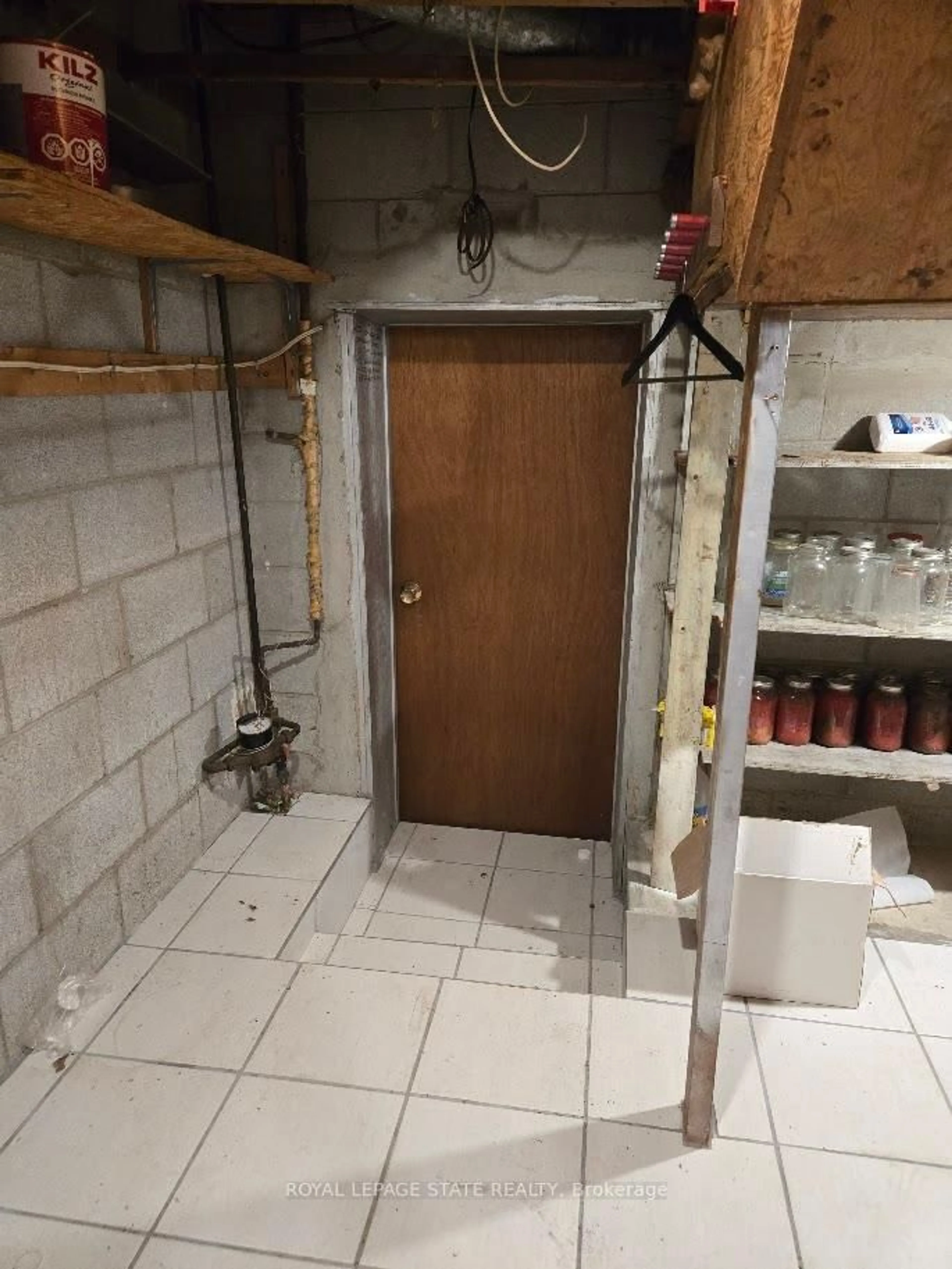A pic of a room for 139 Nugent Dr, Hamilton Ontario L8H 2N3