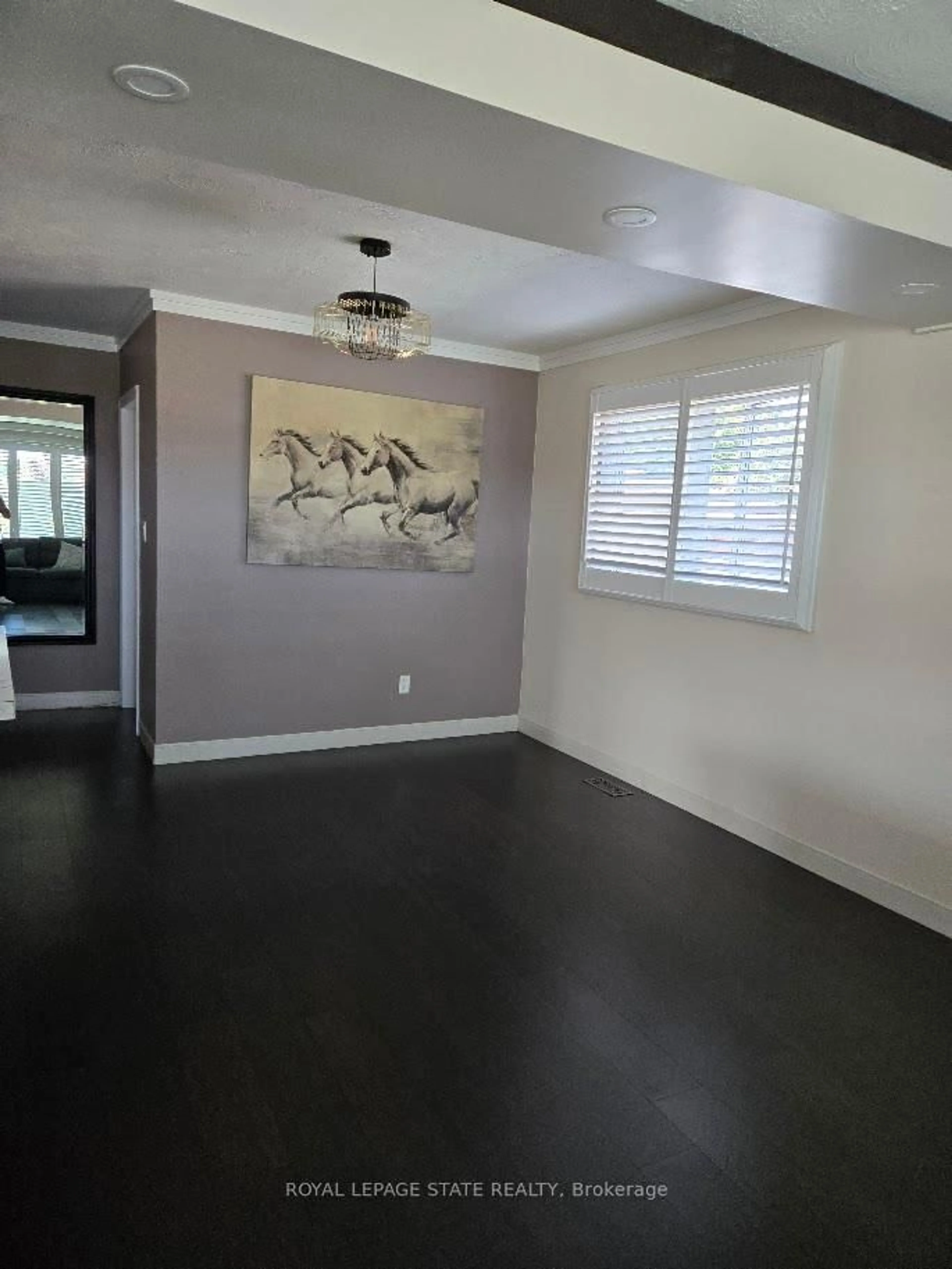 A pic of a room for 139 Nugent Dr, Hamilton Ontario L8H 2N3