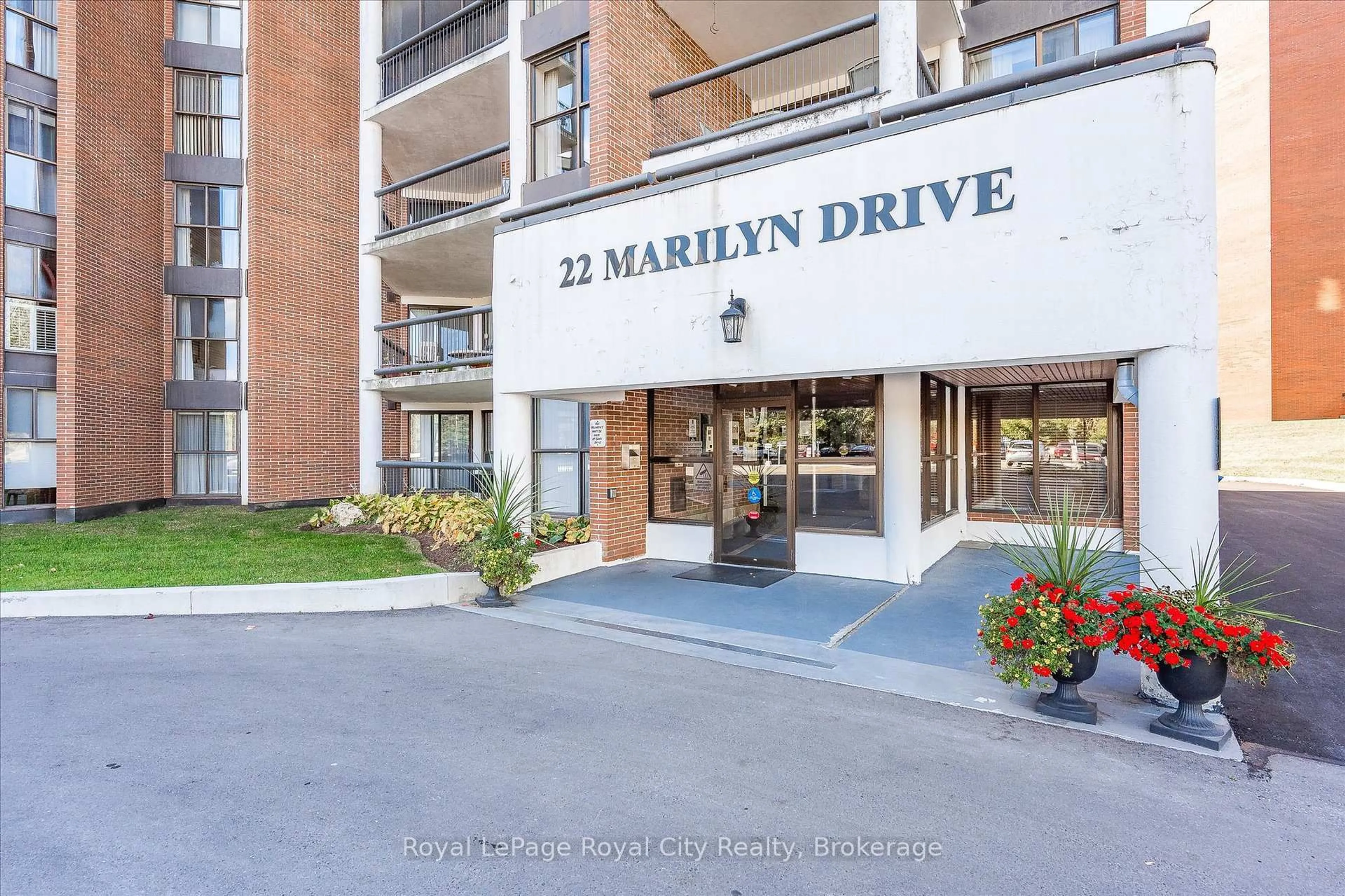 Indoor foyer for 22 Marilyn Dr #501, Guelph Ontario N1H 7T1
