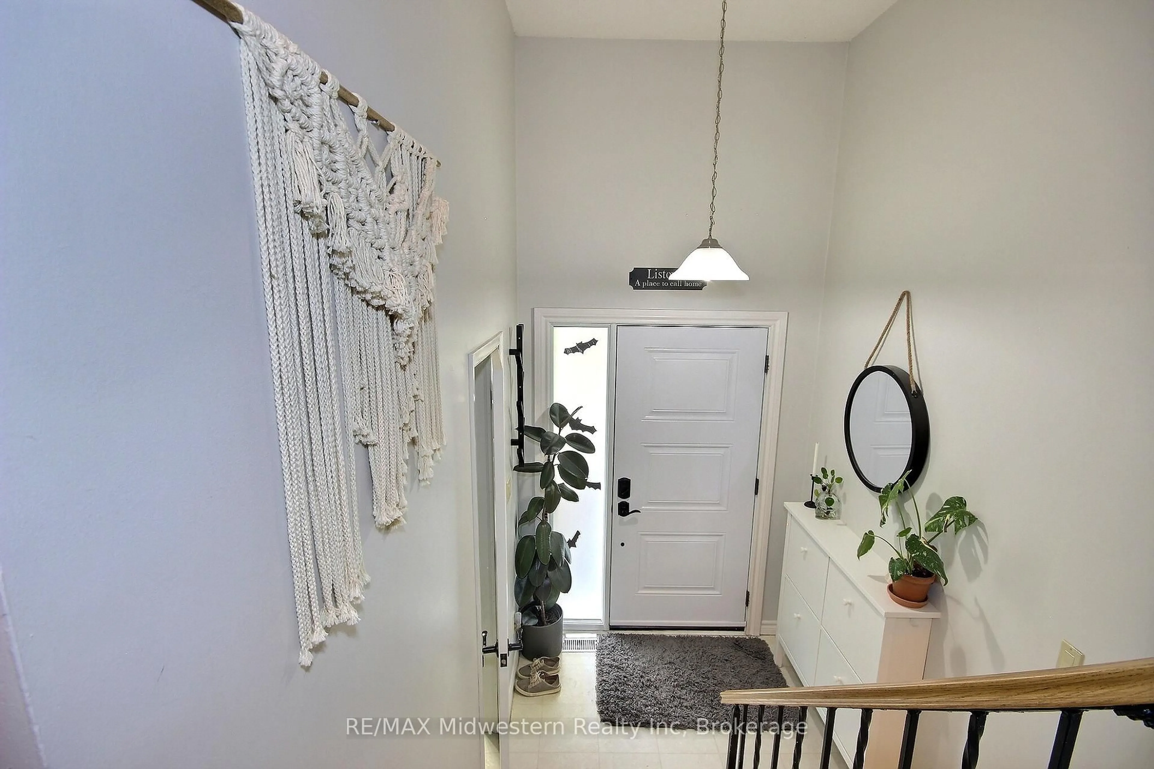 Indoor entryway for 755 York Ave, North Perth Ontario N4W 2Y4
