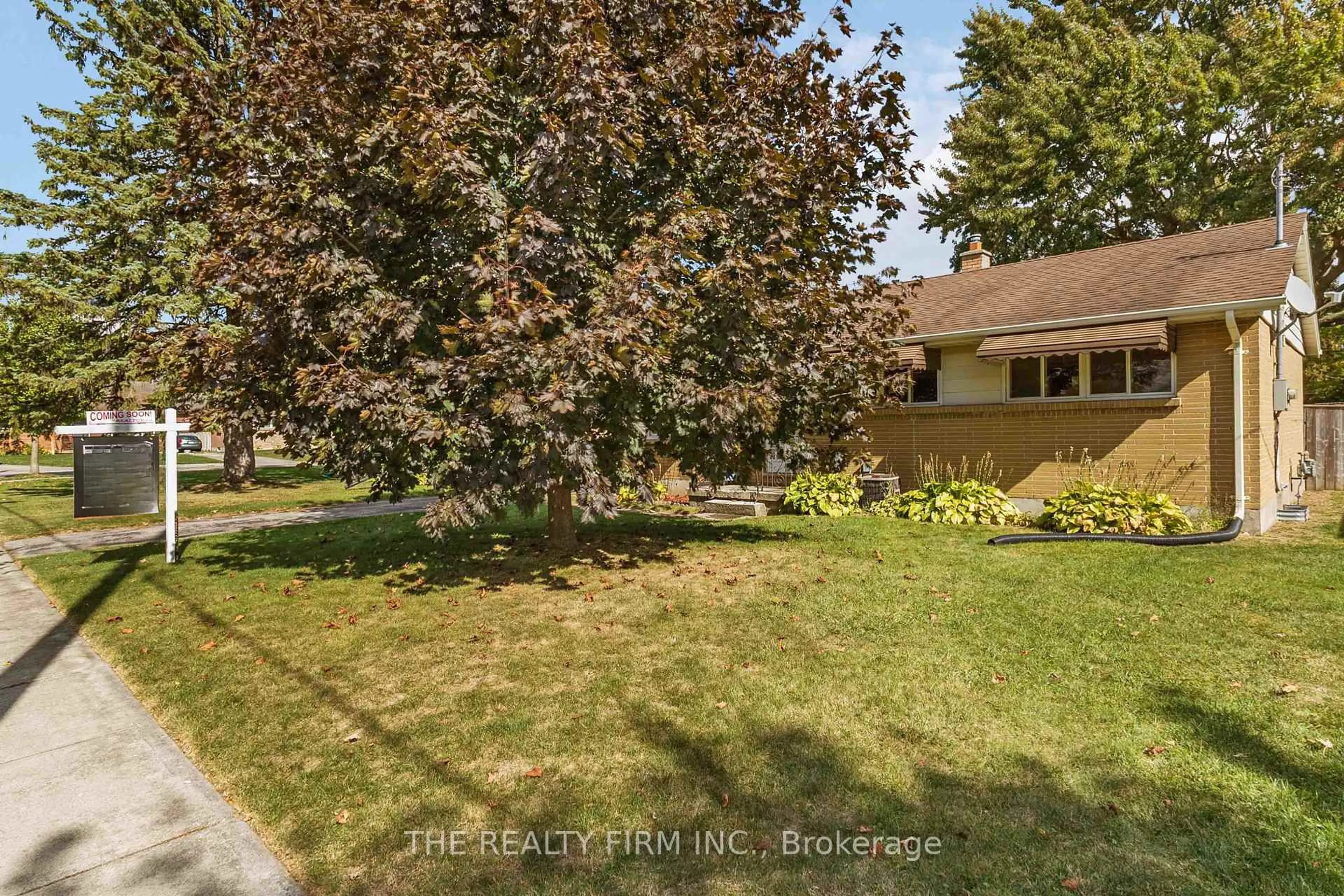 Patio, street for 1919 Duluth Cres, London East Ontario N5V 1H6