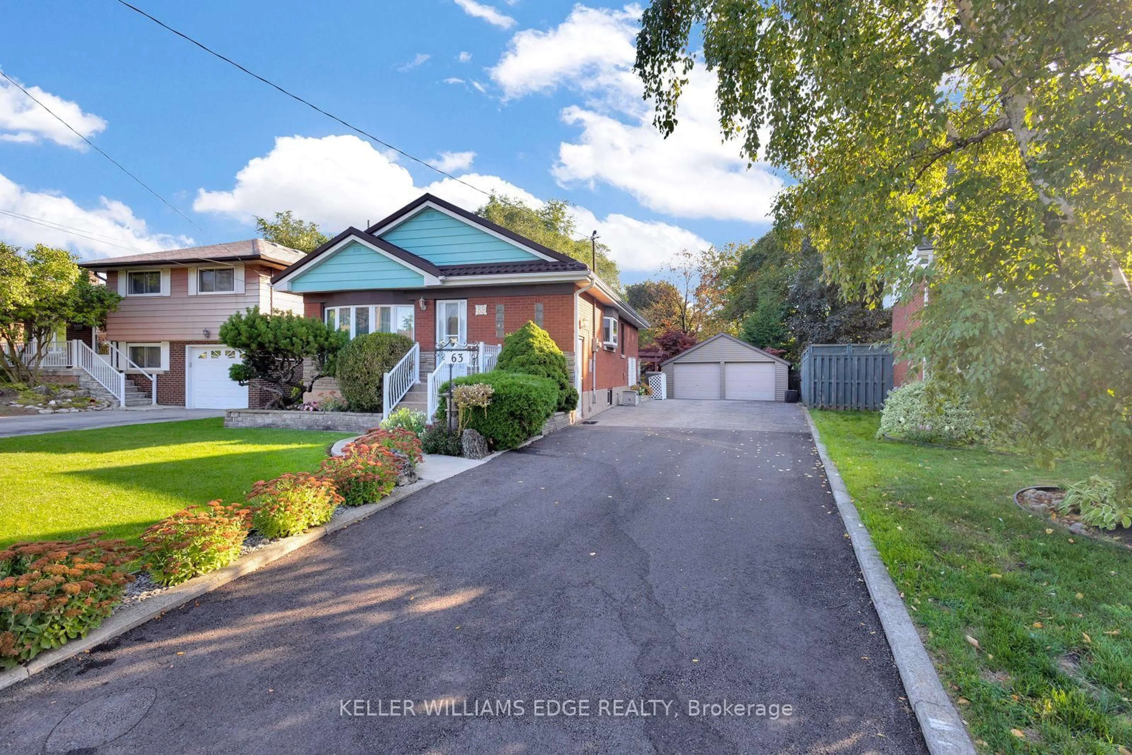 A pic from outside/outdoor area/front of a property/back of a property/a pic from drone, street for 63 Hardale Cres, Hamilton Ontario L8T 1X9