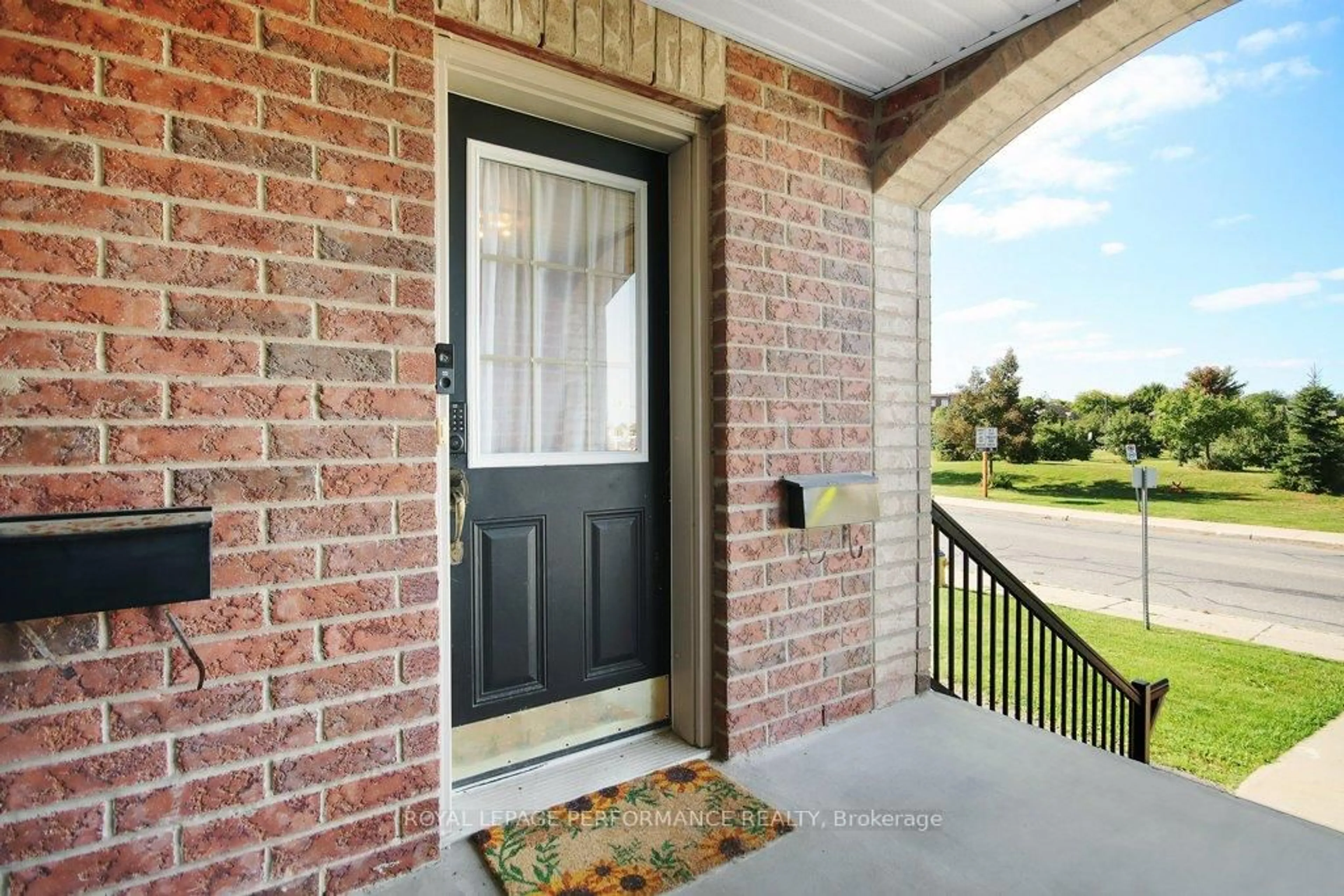 Indoor entryway for 150 Berrigan Dr, Ottawa Ontario K2J 0J4