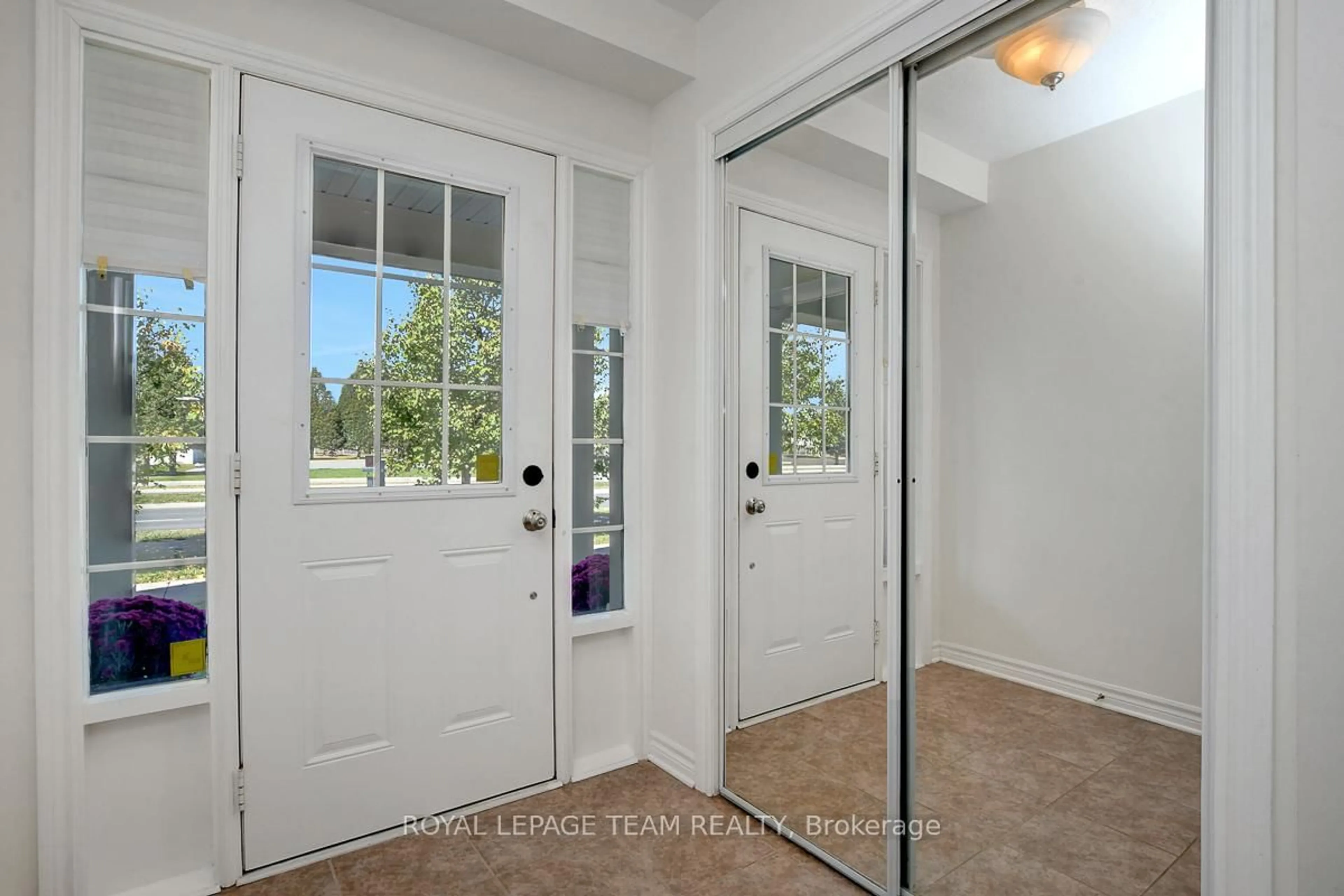 Indoor entryway for 3865 STRANDHERD Dr, Ottawa Ontario K2J 0K3