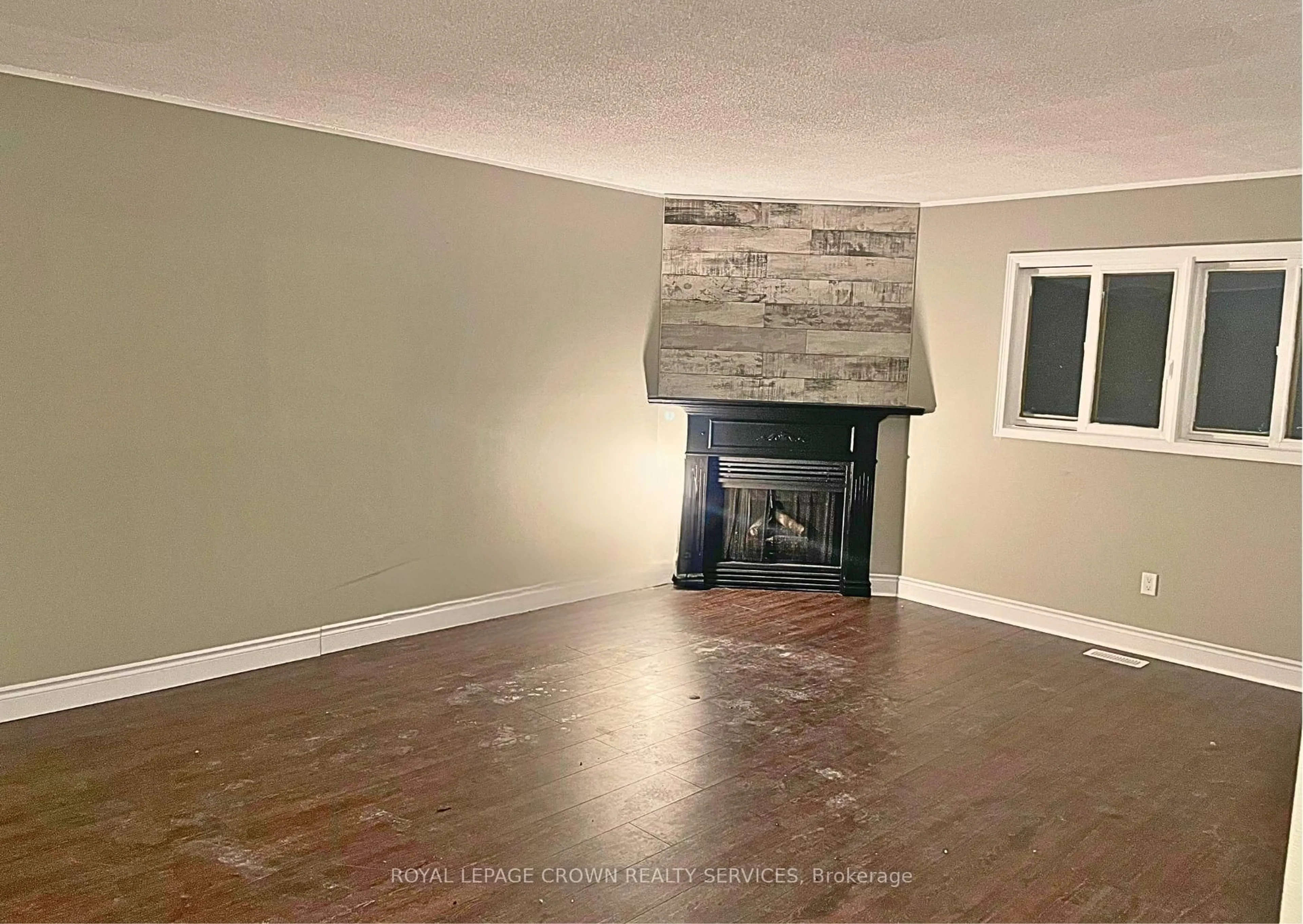 A pic of a room for 21 Wren Crt #9, Tillsonburg Ontario N4G 5K2