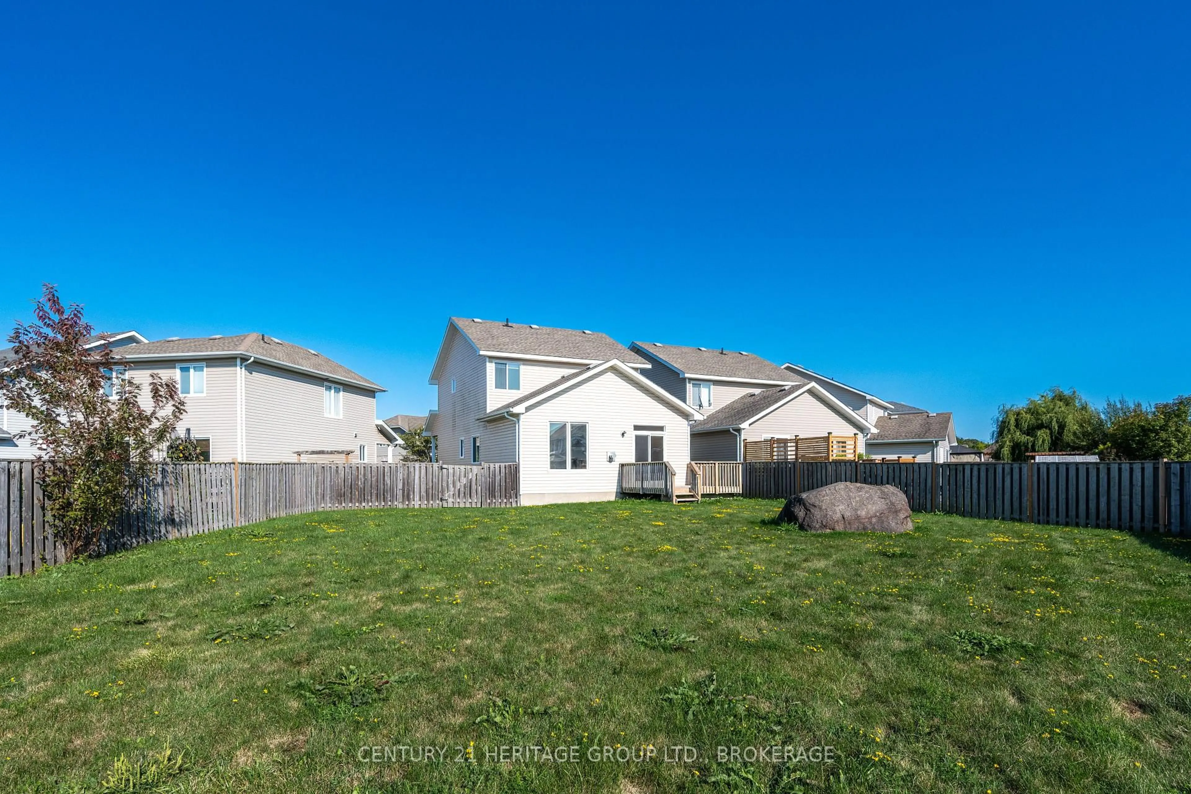 A pic from outside/outdoor area/front of a property/back of a property/a pic from drone, unknown for 724 Margaret Way, Kingston Ontario K7K 0B9
