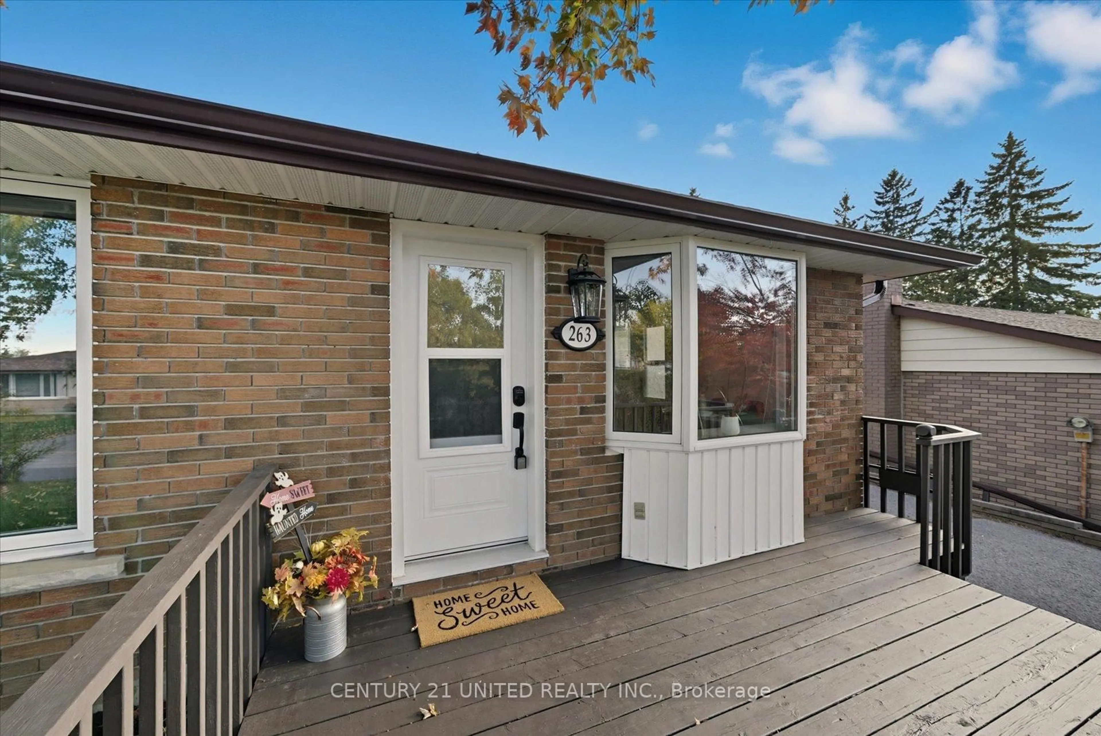 Home with vinyl exterior material, street for 263 Riverview Hts, Peterborough Ontario K9J 1A9