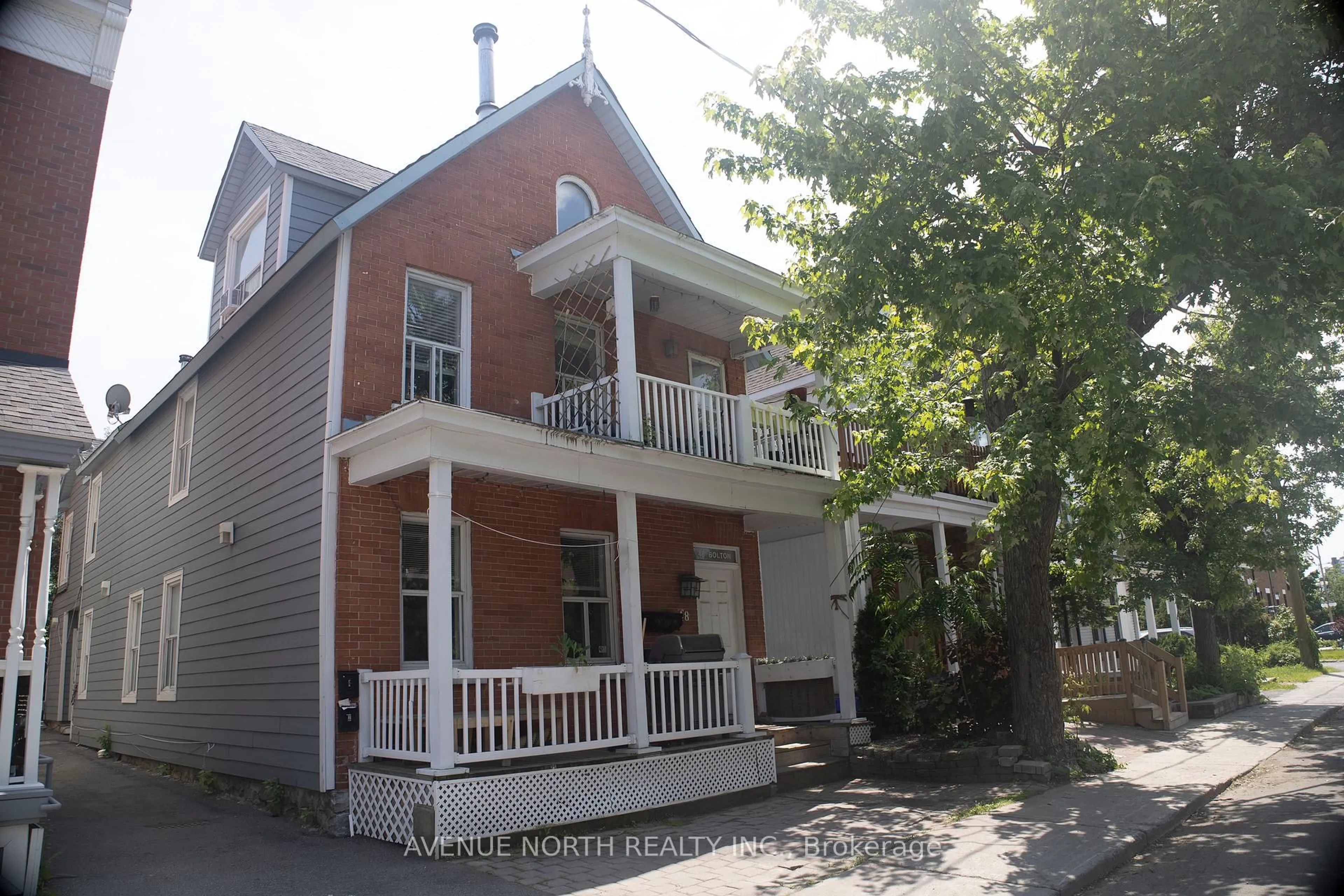Patio, street for 48 Bolton St, Ottawa Ontario K1N 5A9