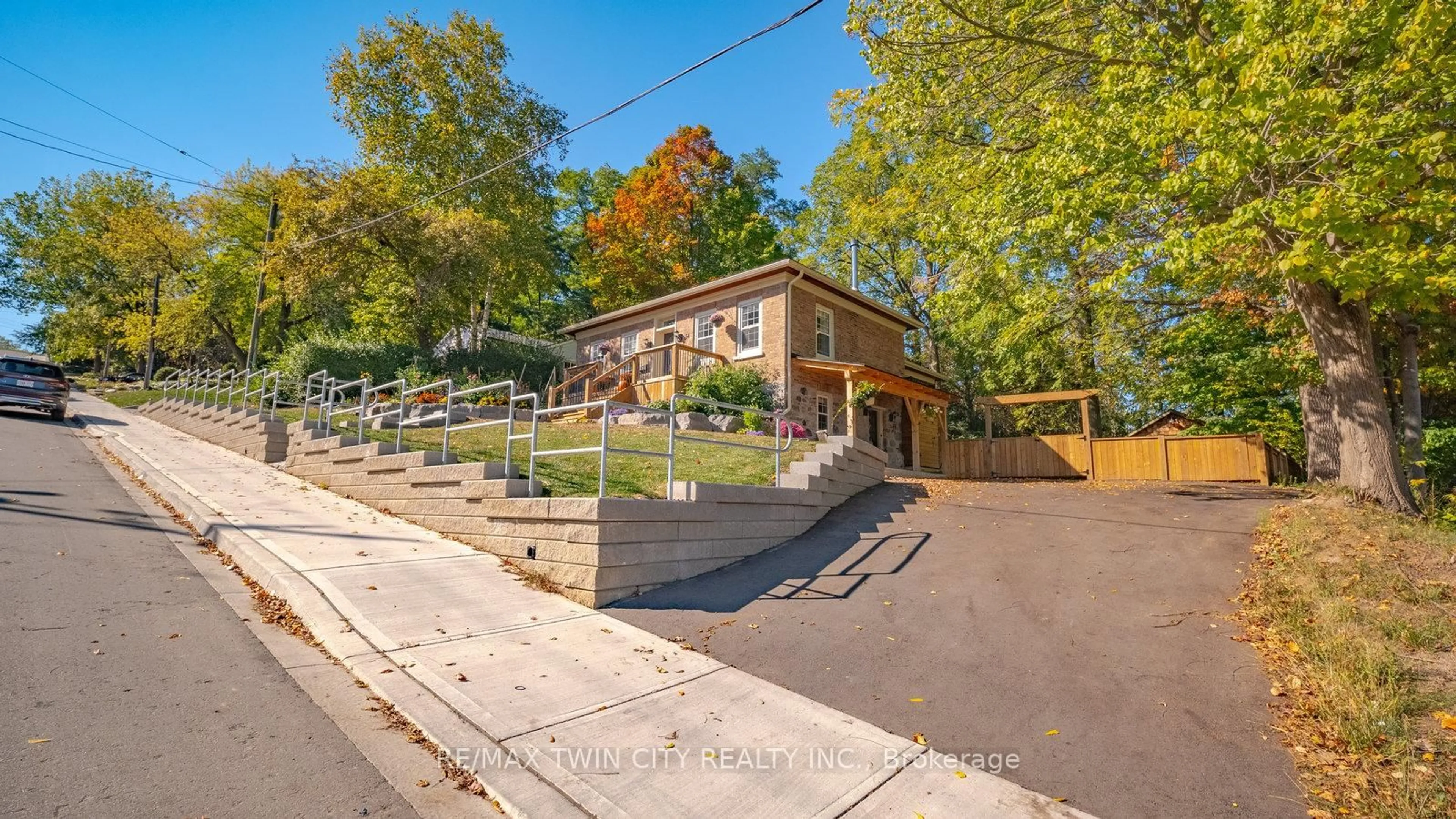 A pic from outside/outdoor area/front of a property/back of a property/a pic from drone, street for 64 Main St, Brant Ontario N3L 1E6