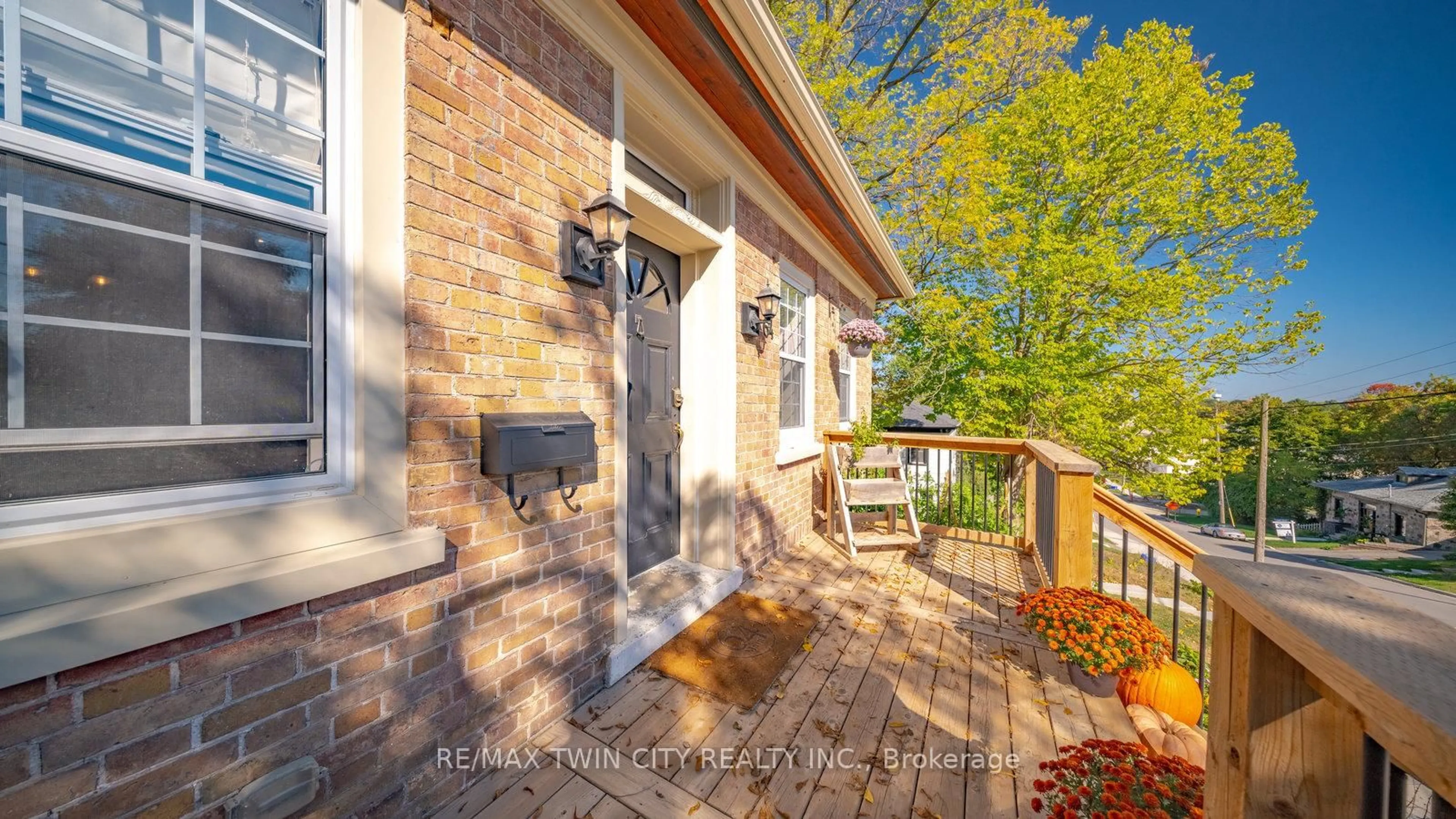 Unknown for 64 Main St, Brant Ontario N3L 1E6