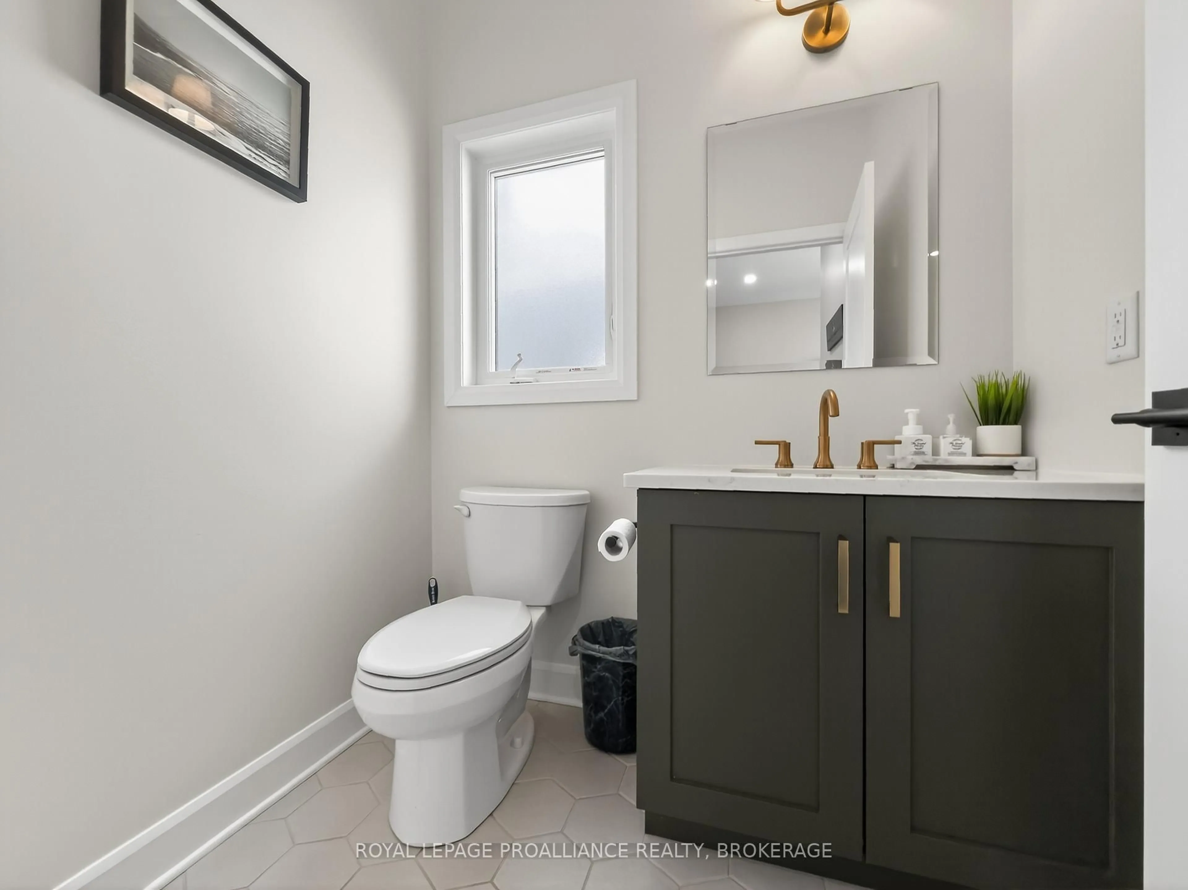 Standard bathroom, ceramic/tile floor for 756 Riverview Way, Kingston Ontario K7K 0J2