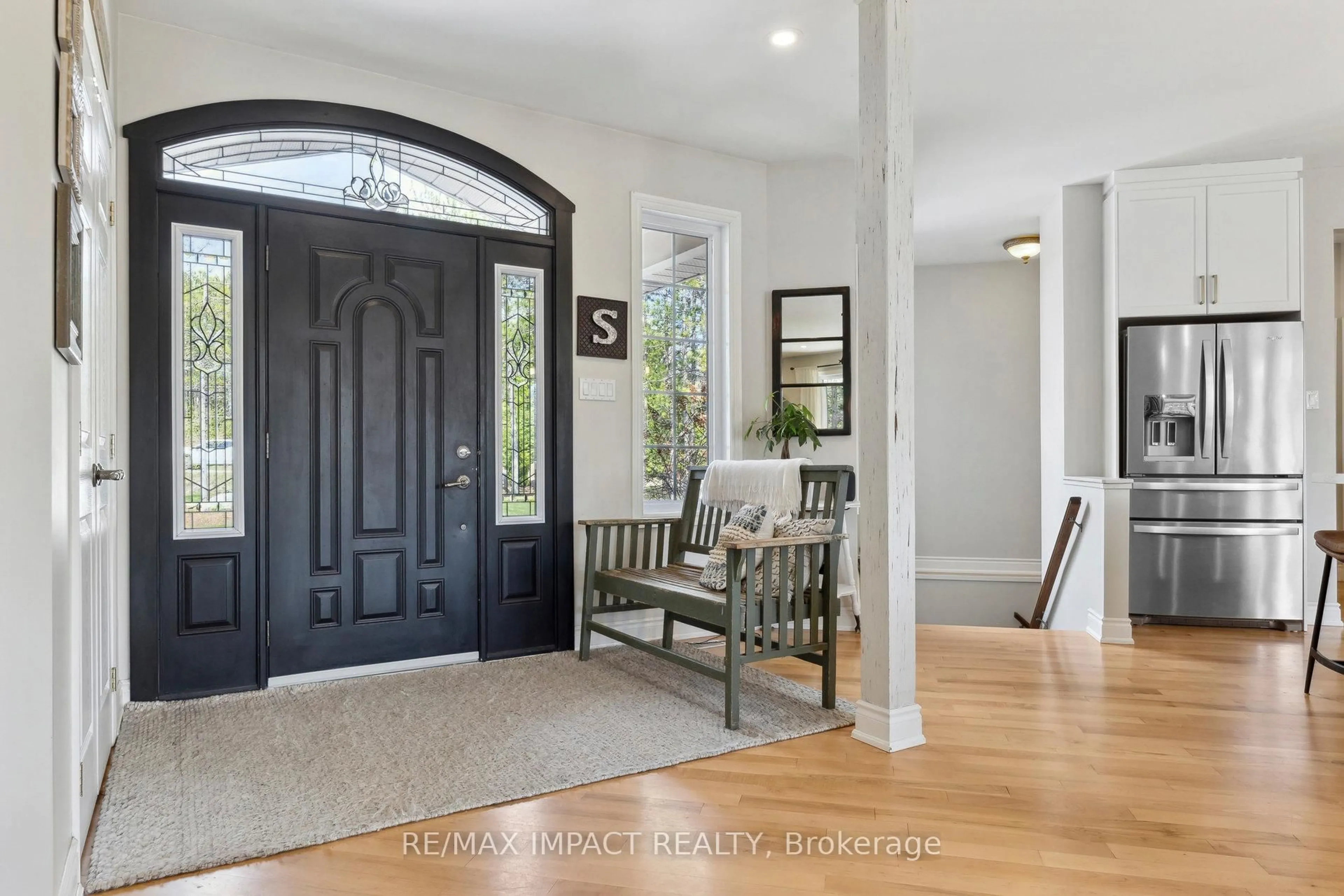 Indoor entryway for 27 Slalom Dr, Kawartha Lakes Ontario L0A 1A0