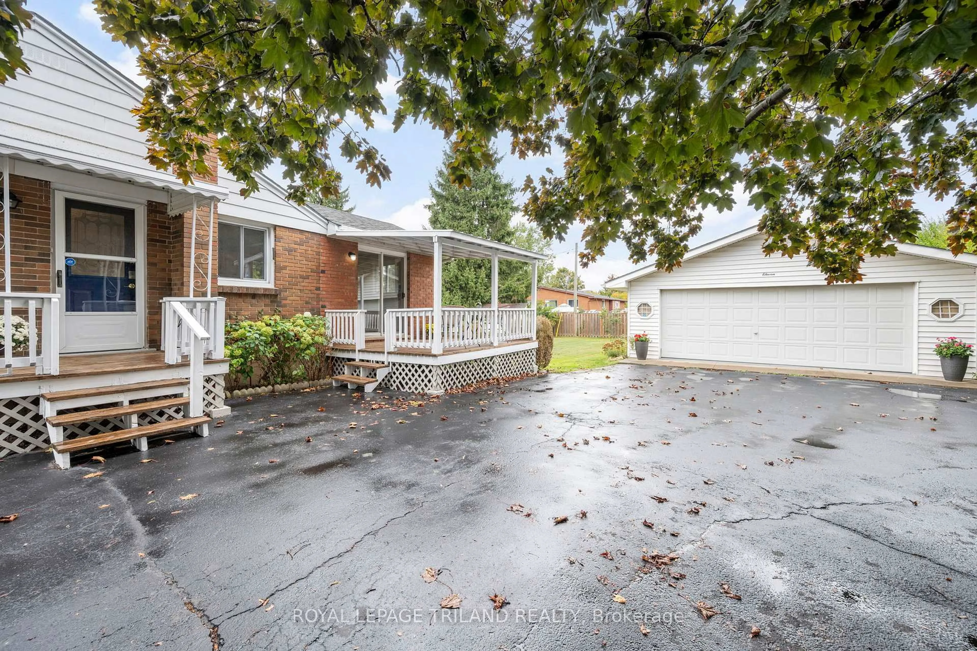 Unknown for 11 PATRICIA St, St. Thomas Ontario N5P 2C7