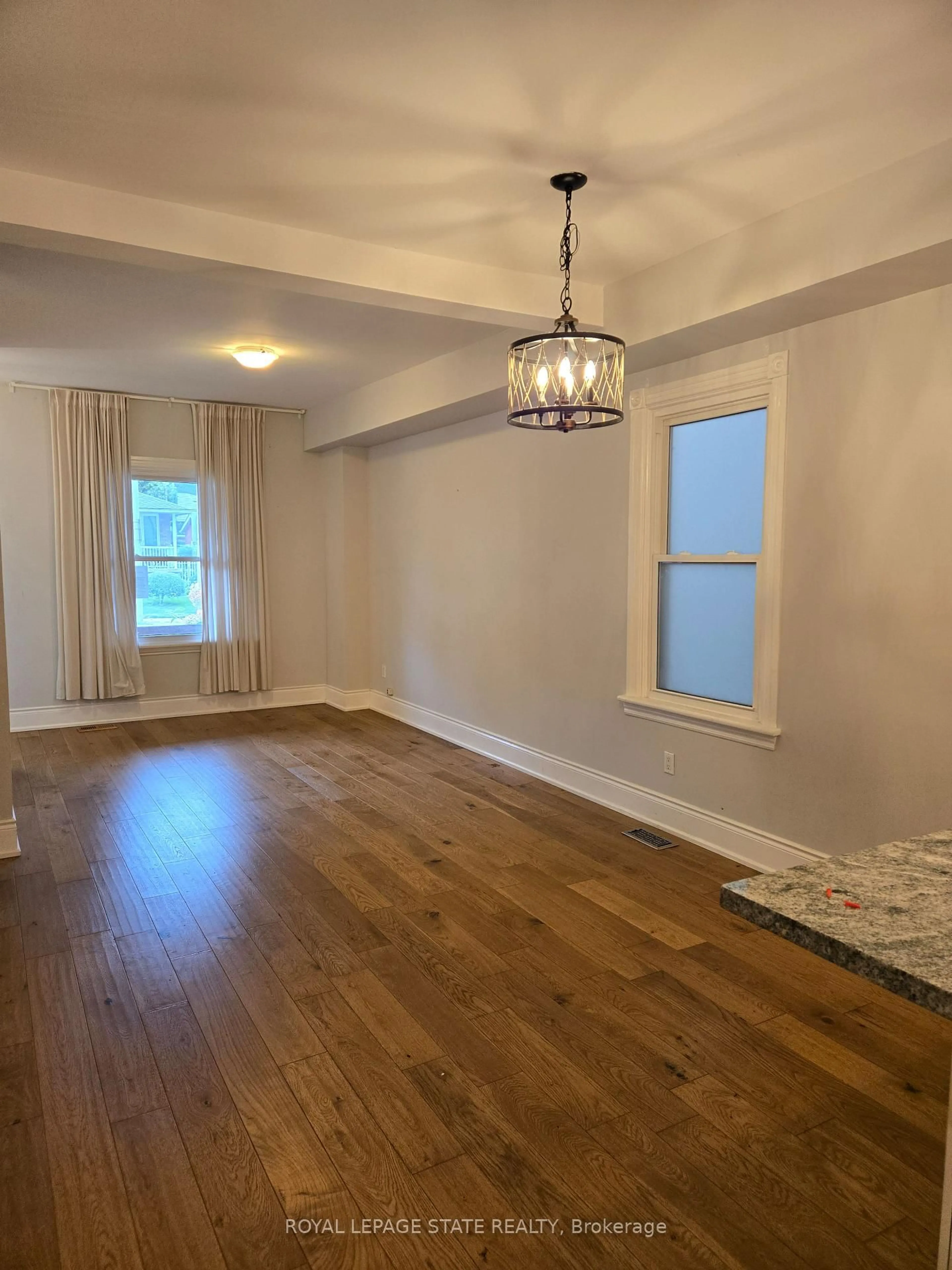 Unknown for 22 Burlington St, Hamilton Ontario L8L 4G2