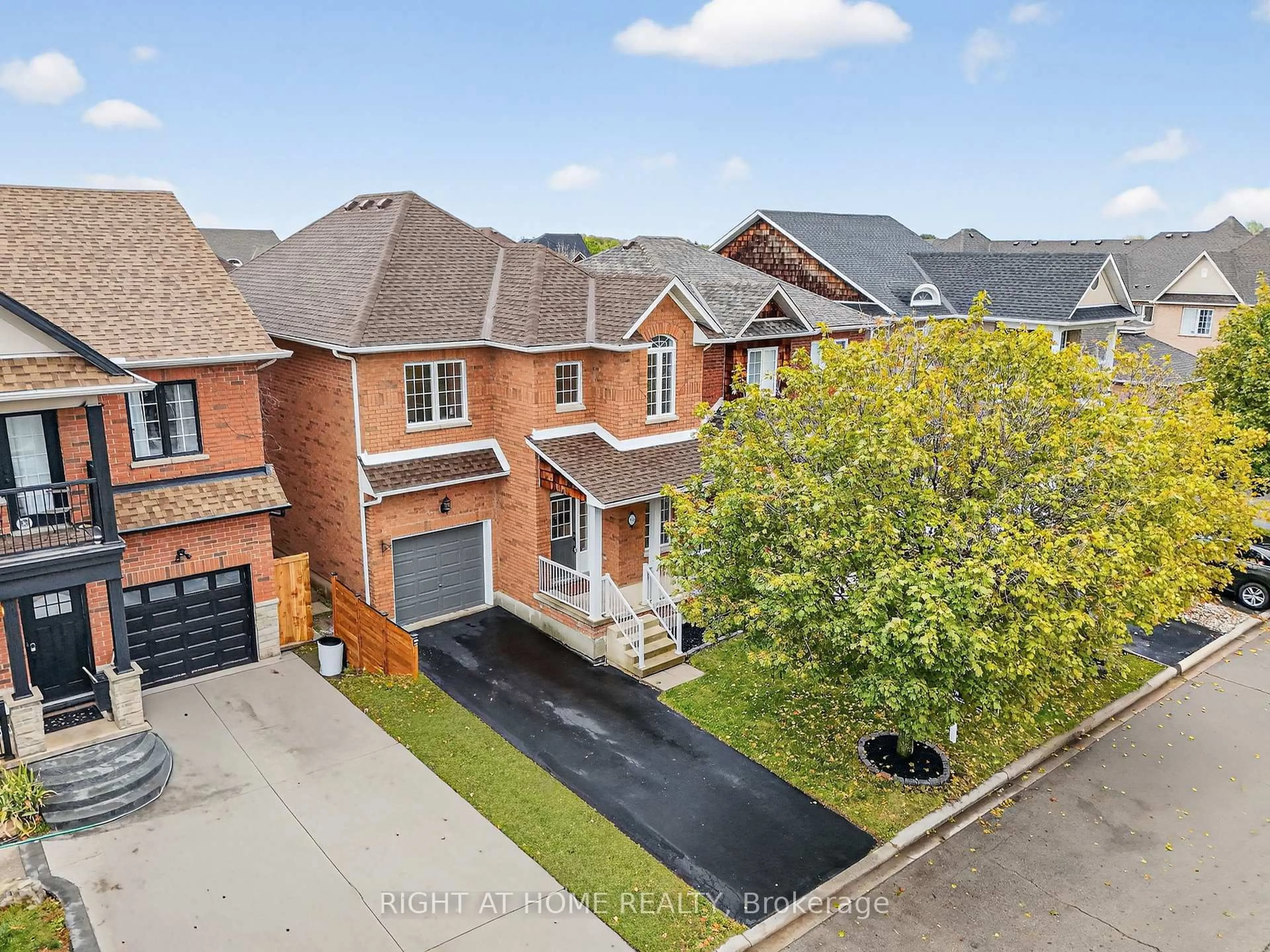 A pic from outside/outdoor area/front of a property/back of a property/a pic from drone, street for 155 Springstead Ave, Hamilton Ontario L8E 6E7