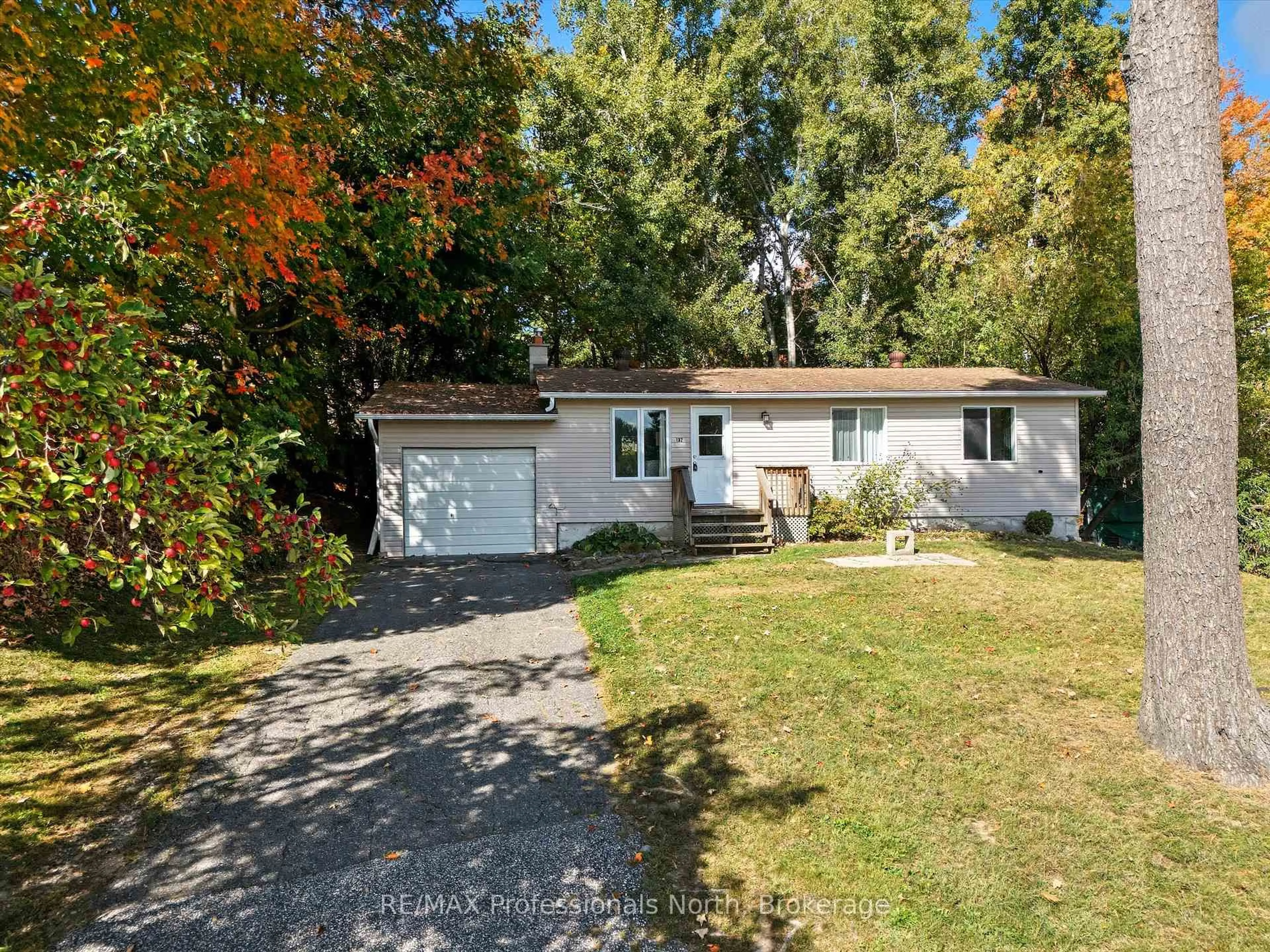 Unknown for 182 Holditch St, Bracebridge Ontario P1L 1E9
