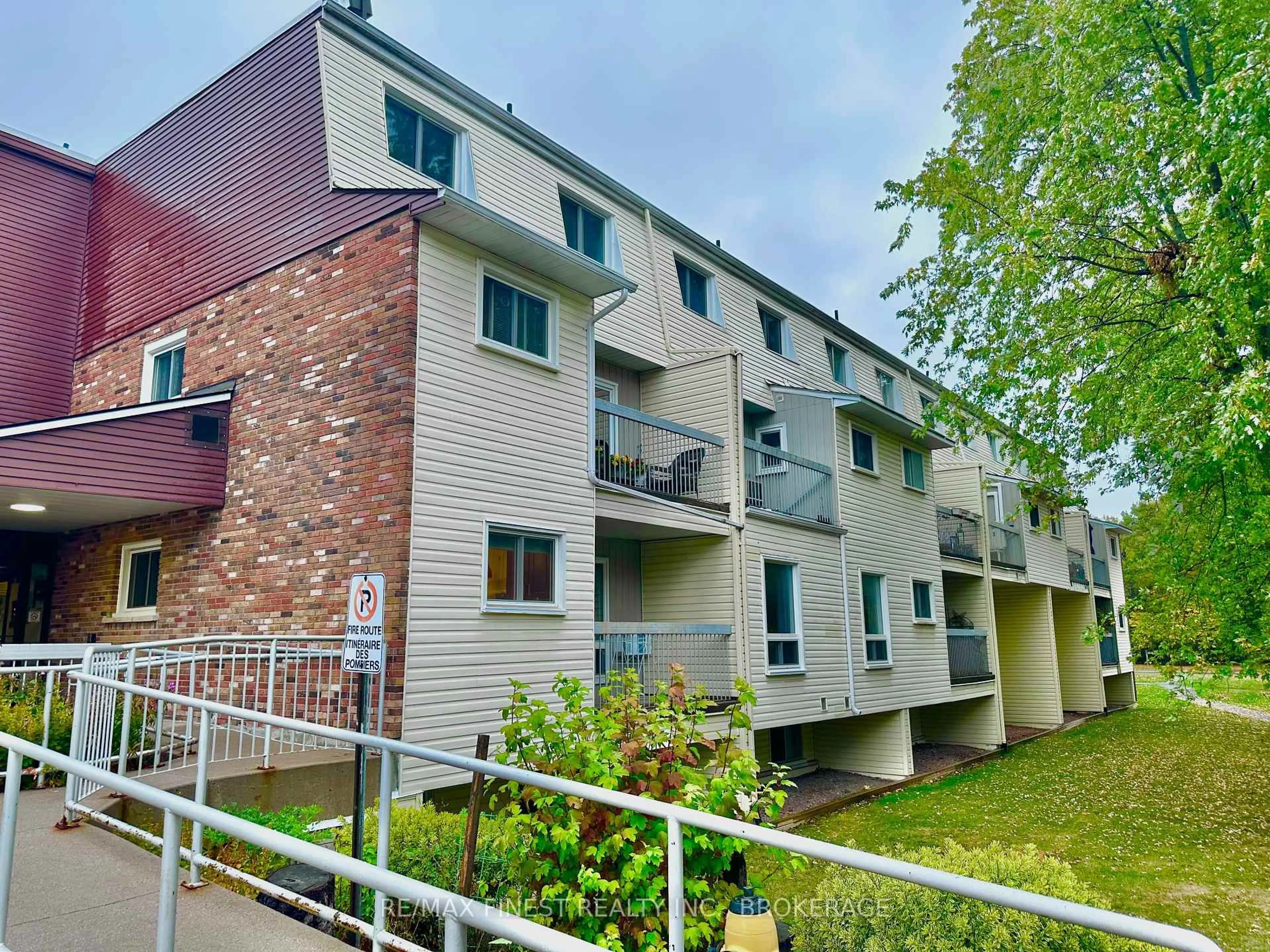 A pic from outside/outdoor area/front of a property/back of a property/a pic from drone, unknown for 1010 Pembridge Cres #107, Kingston Ontario K7P 1A3