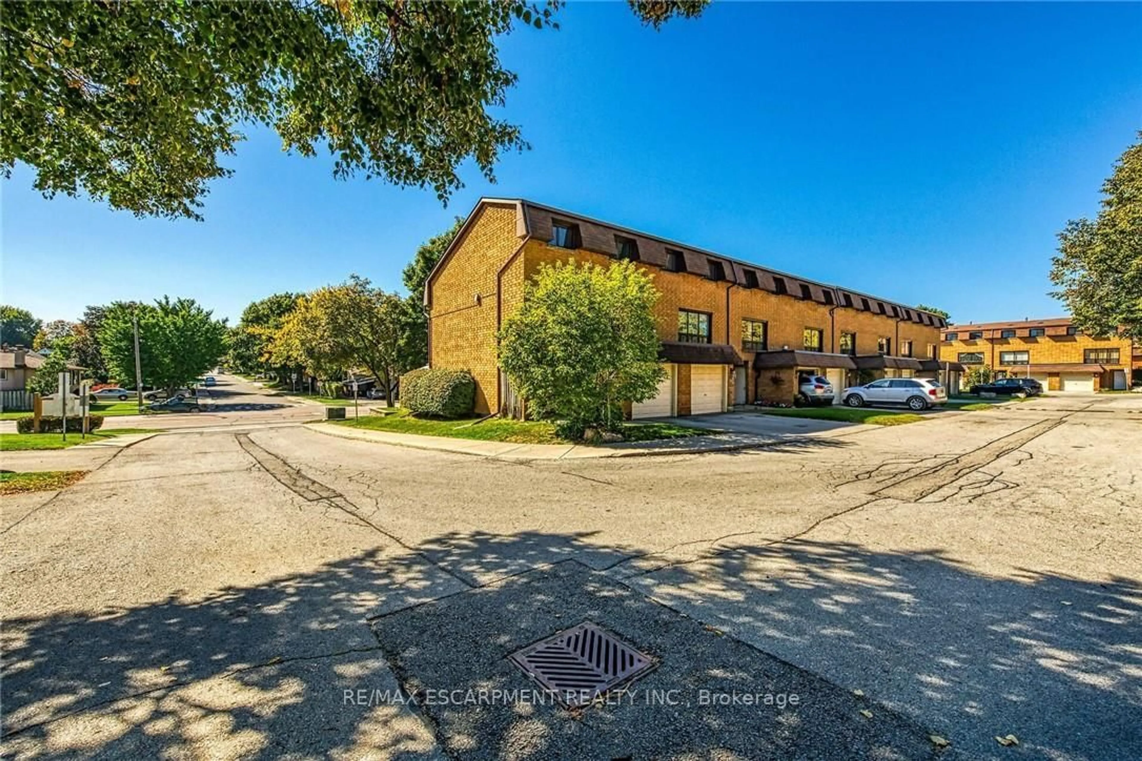 Unknown for 500 STONE CHURCH Rd #F8, Hamilton Ontario L9B 1R2