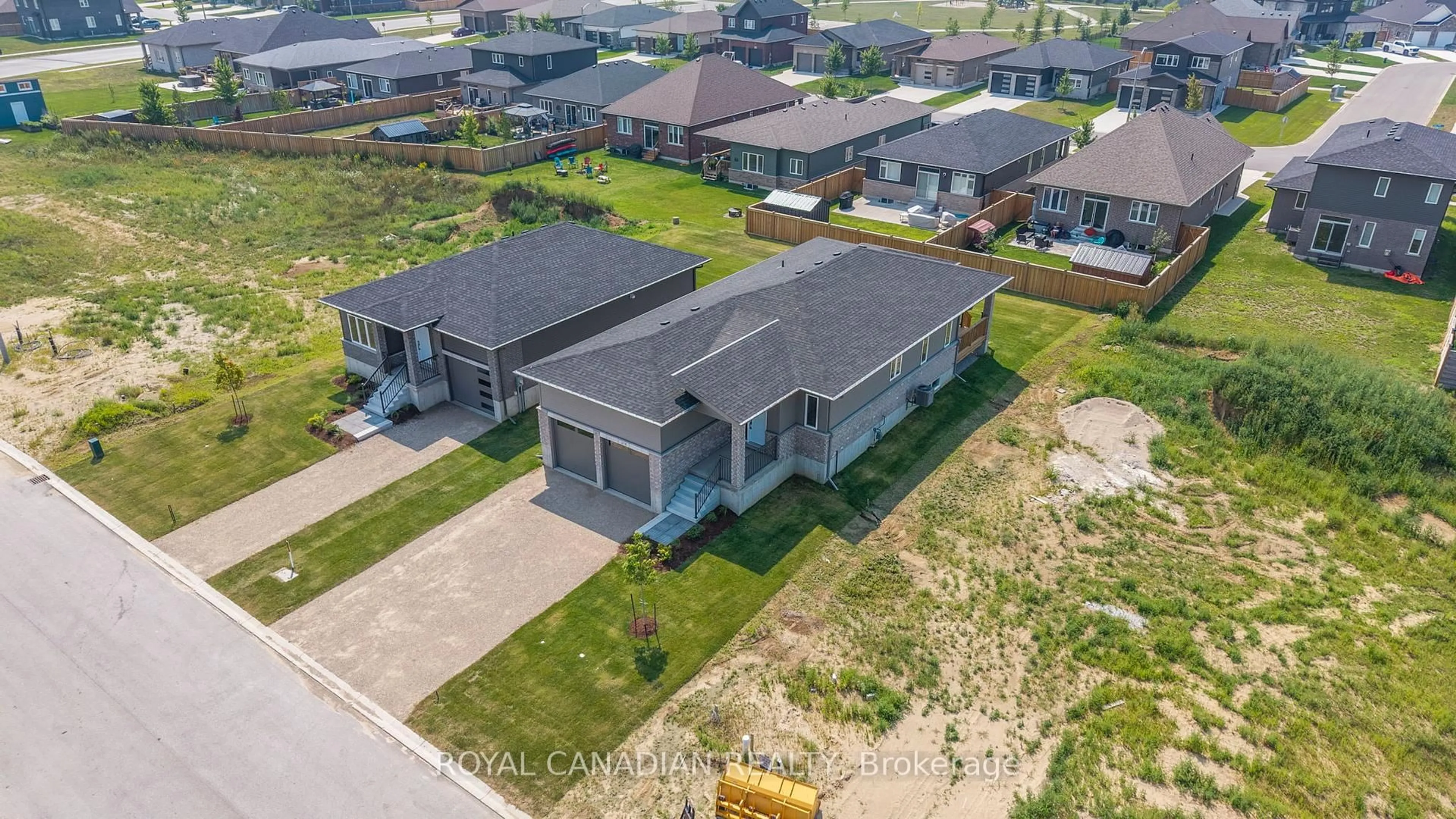 A pic from outside/outdoor area/front of a property/back of a property/a pic from drone, street for 376 HAWTHORNE St, Saugeen Shores Ontario N0H 2C3