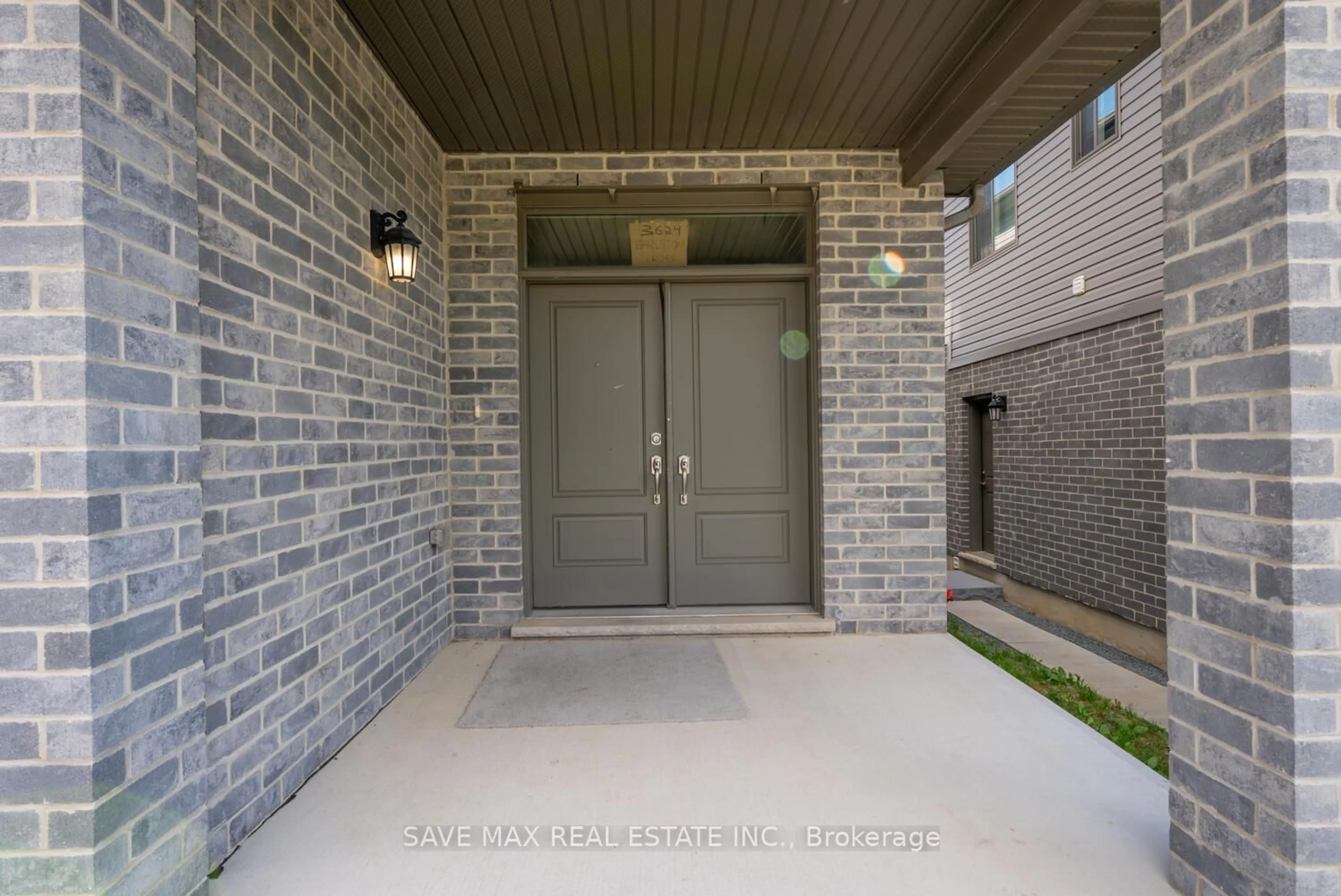 Indoor entryway for 3624 Earlston Cross, London South Ontario N6L 1J9