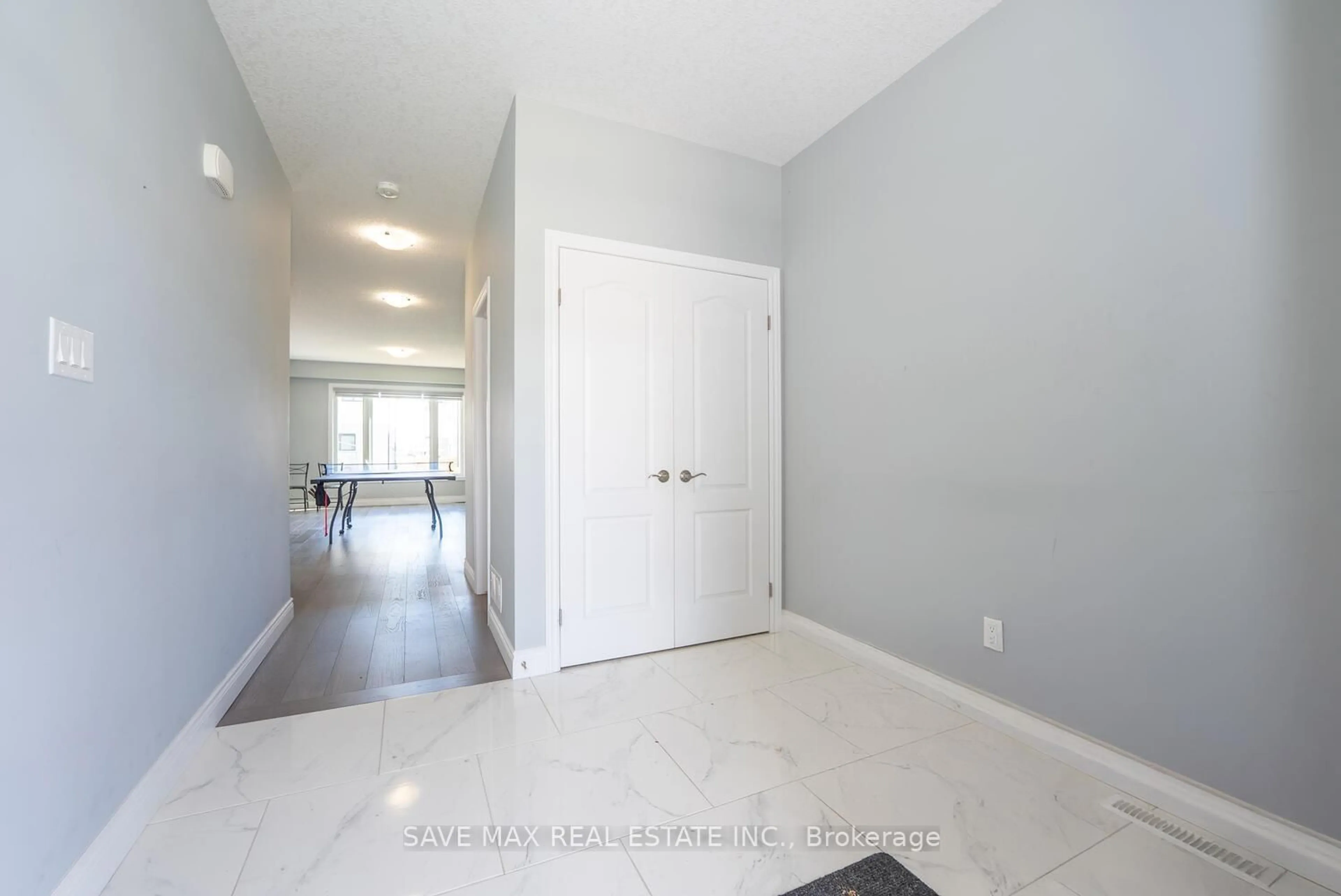 Indoor entryway for 3624 Earlston Cross, London South Ontario N6L 1J9