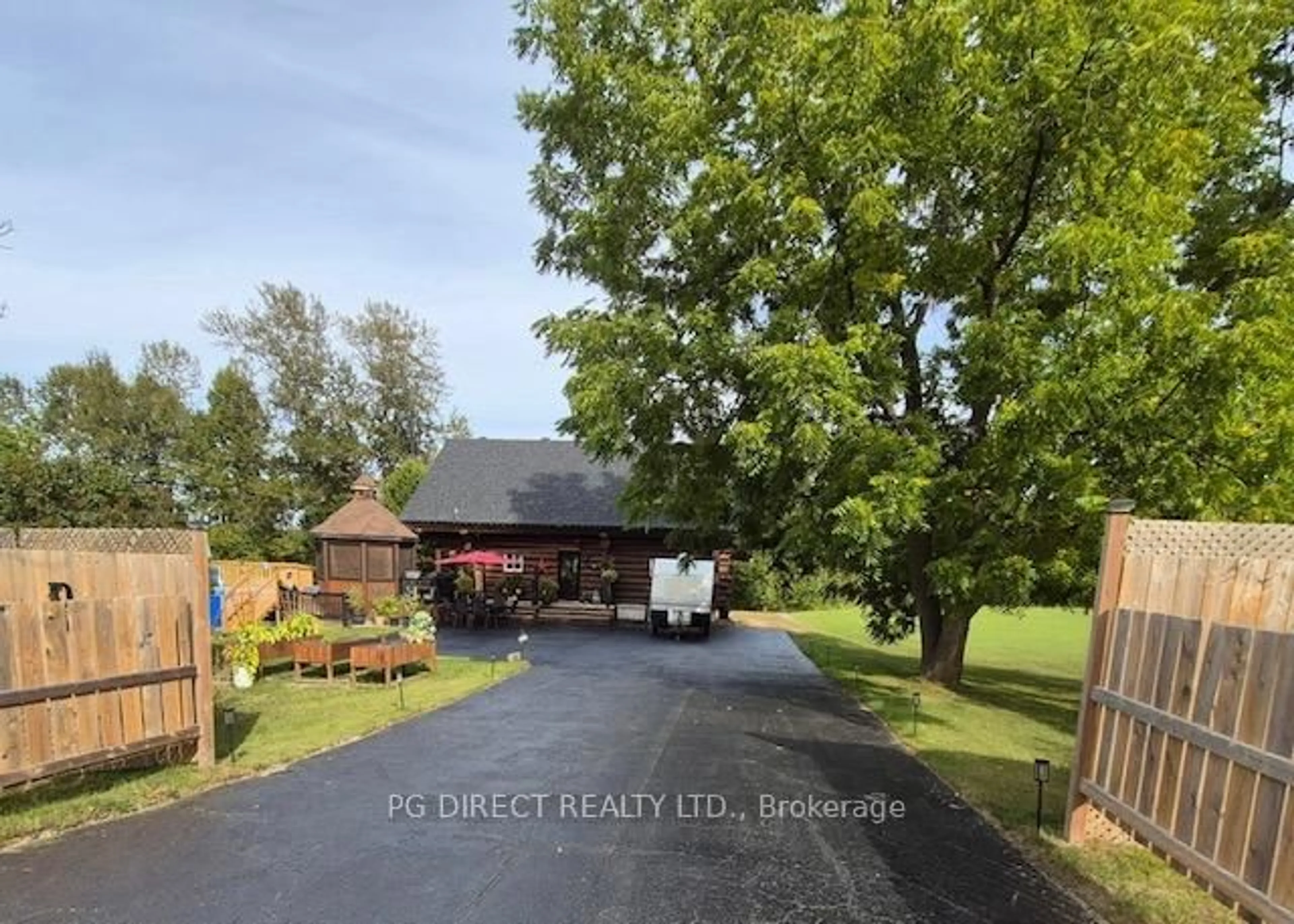 A pic from outside/outdoor area/front of a property/back of a property/a pic from drone, unknown for 15 Ferguslea Rd, Renfrew Ontario K7V 3Z9