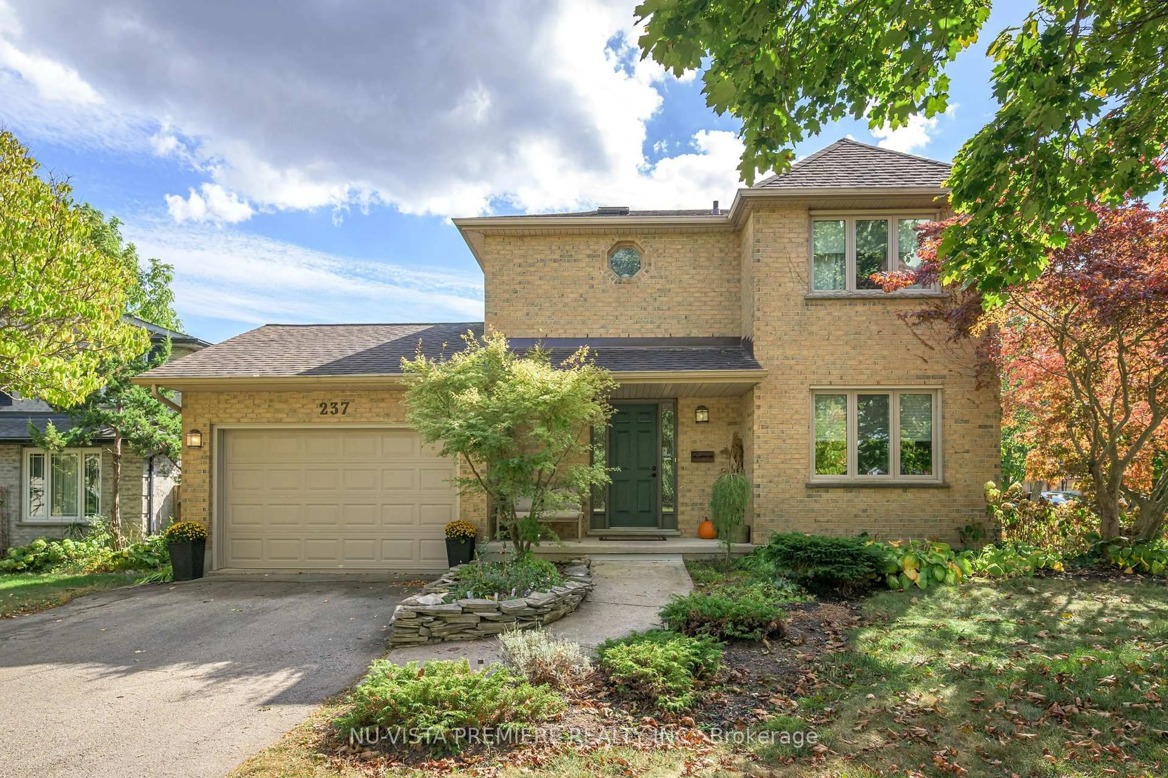 Home with brick exterior material, street for 237 Castlegrove Blvd, London North Ontario N6G 3Y7