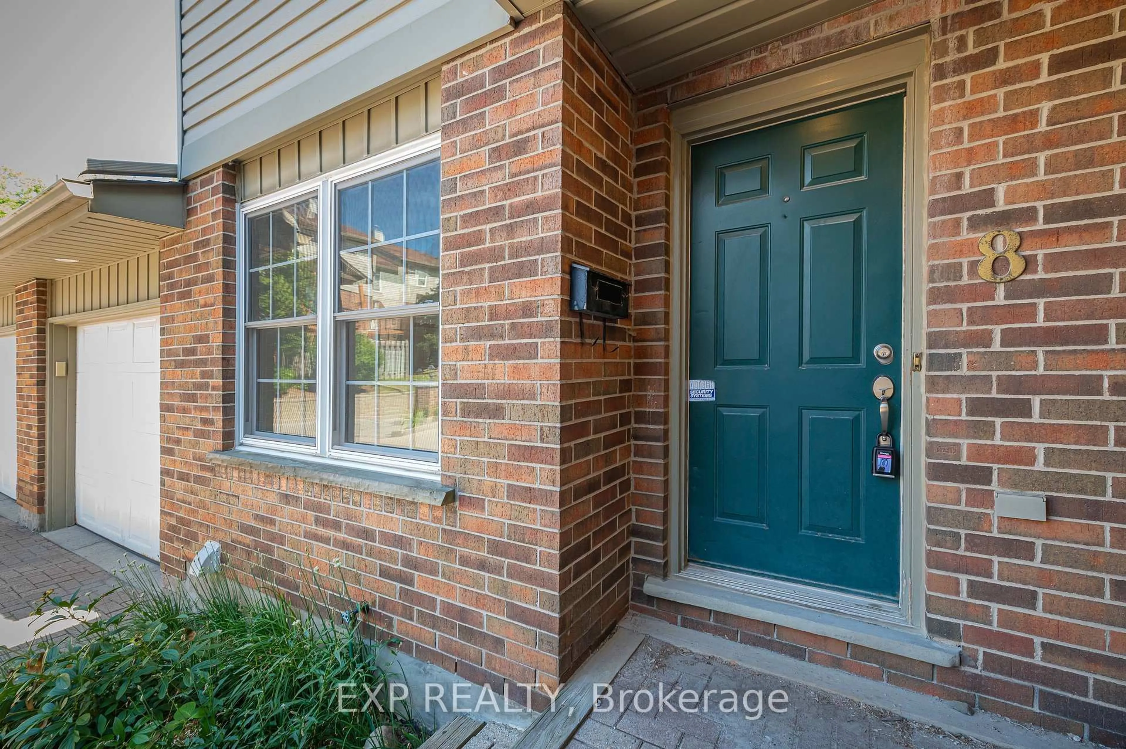 Indoor entryway for 250 Keats Way #8, Waterloo Ontario N2L 6J5